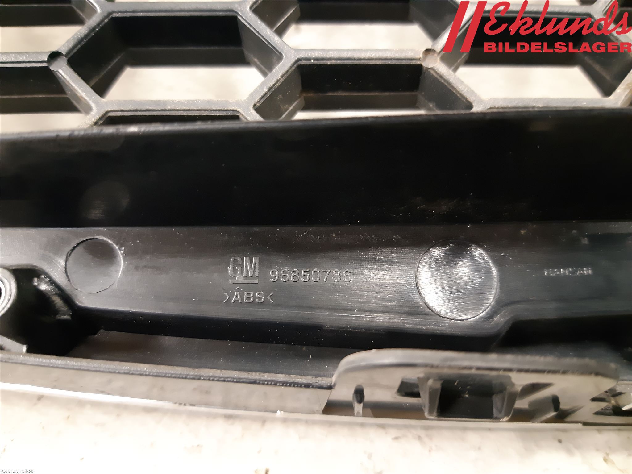 GM CHEVROLET CRUZE Grill Komp