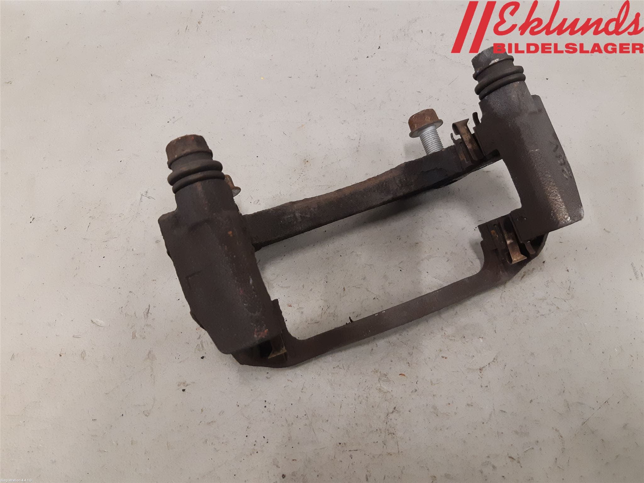 Toyota RAV4 13-18 Bromsokshållare