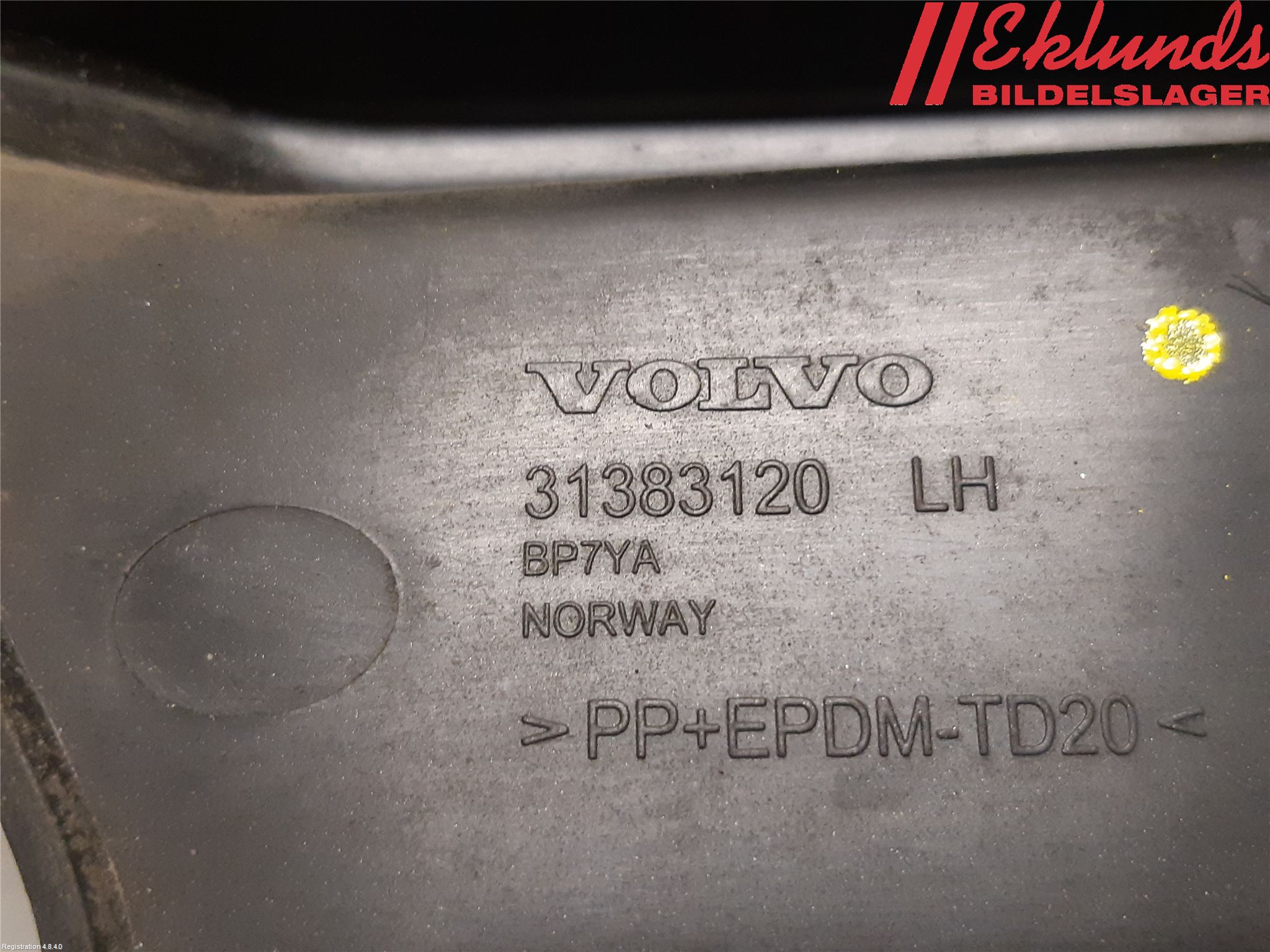 Volvo XC60 14-17 Dimljussarg Fram