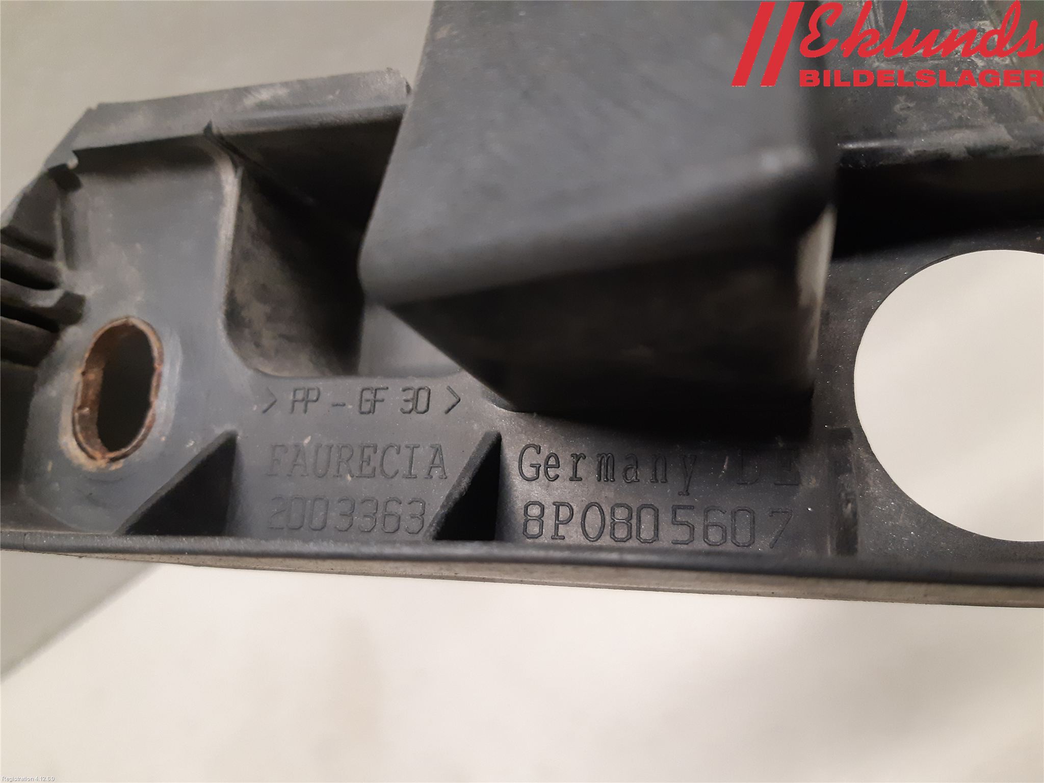 Audi A3/S3 05-13 Strålkast Fästsarg