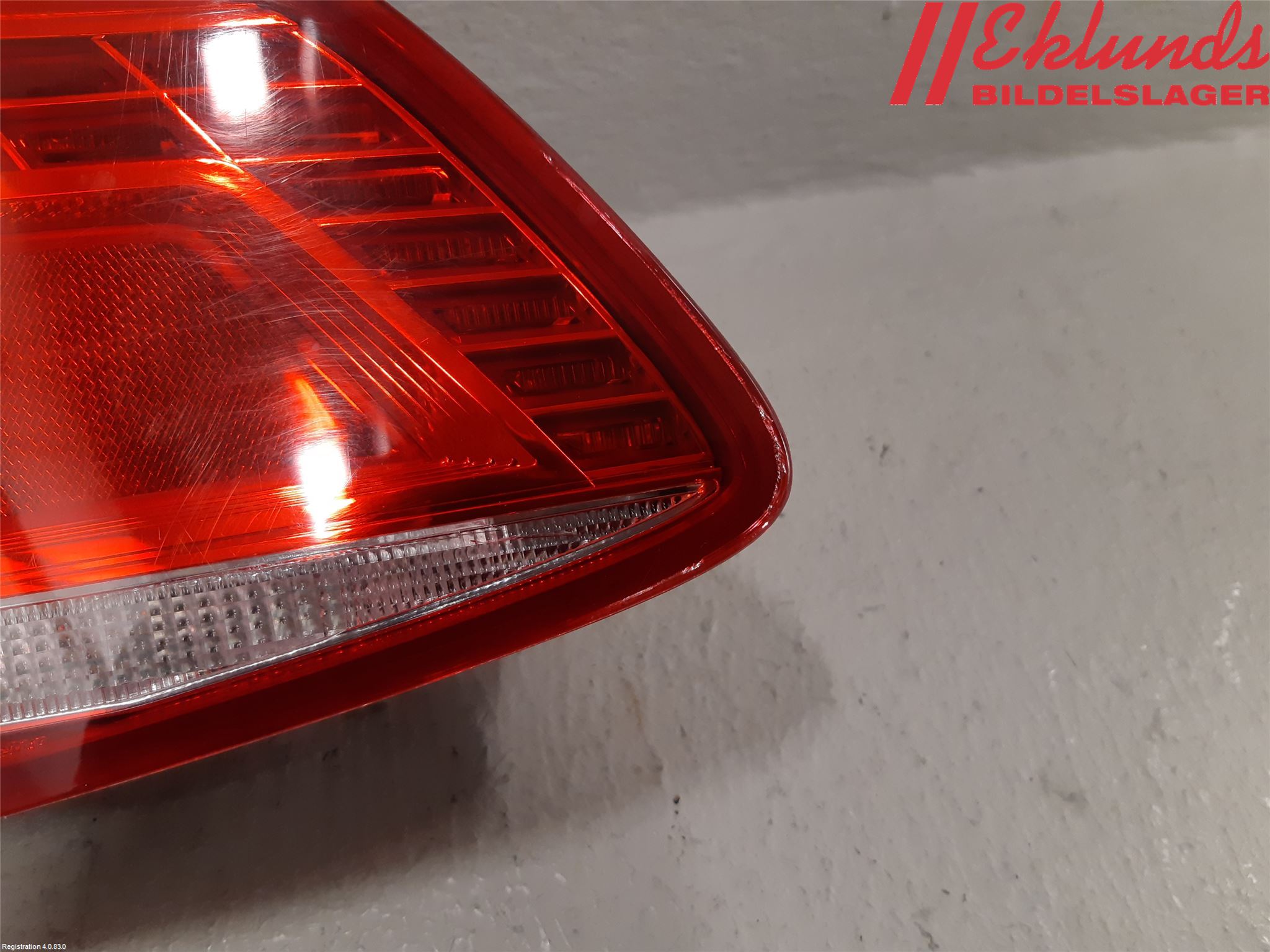Volkswagen VW PASSAT 11-14 Bakljus Lucka Vä