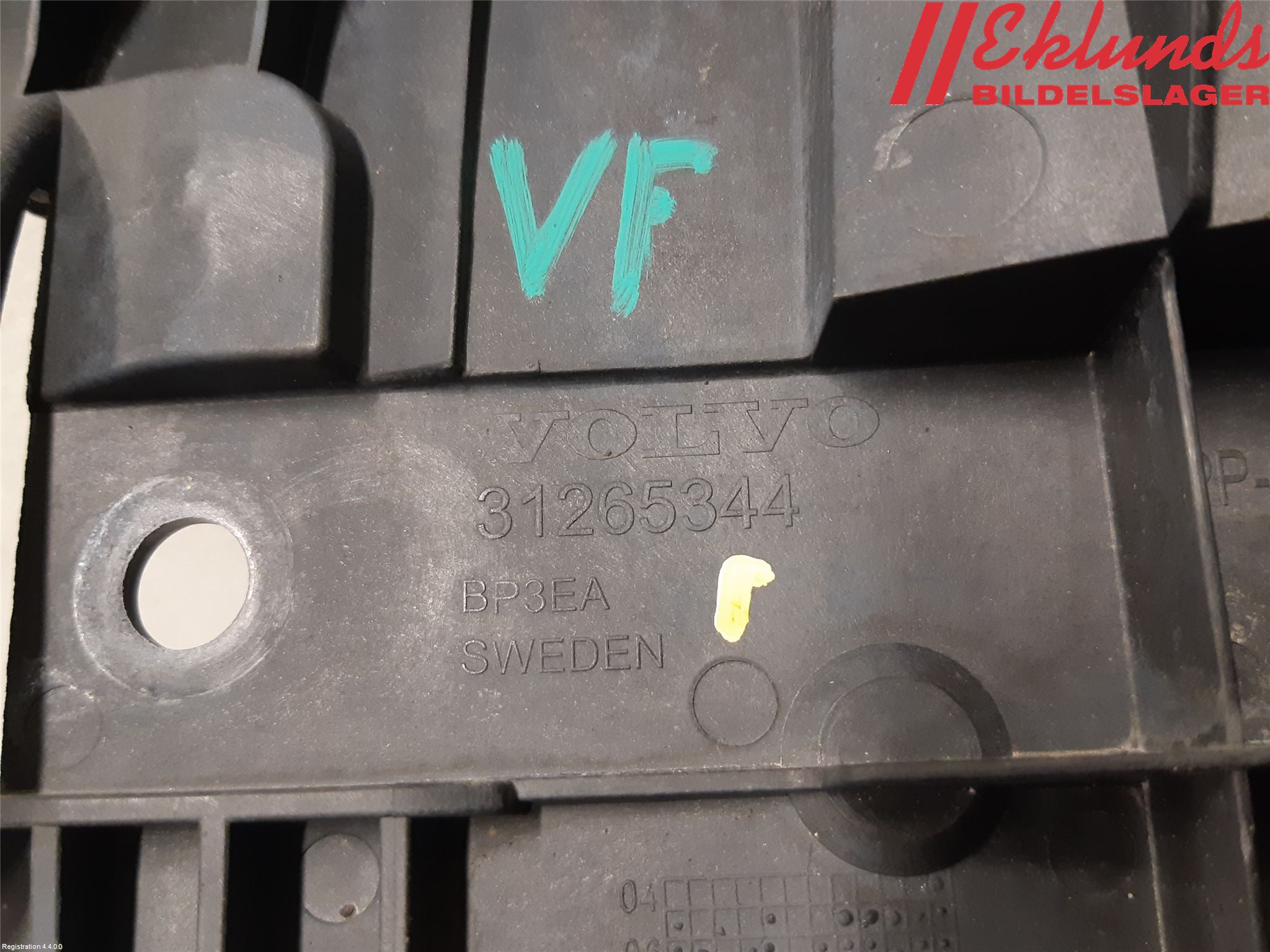 Volvo V70 08-13 Stötfångarfäste Fram Vä