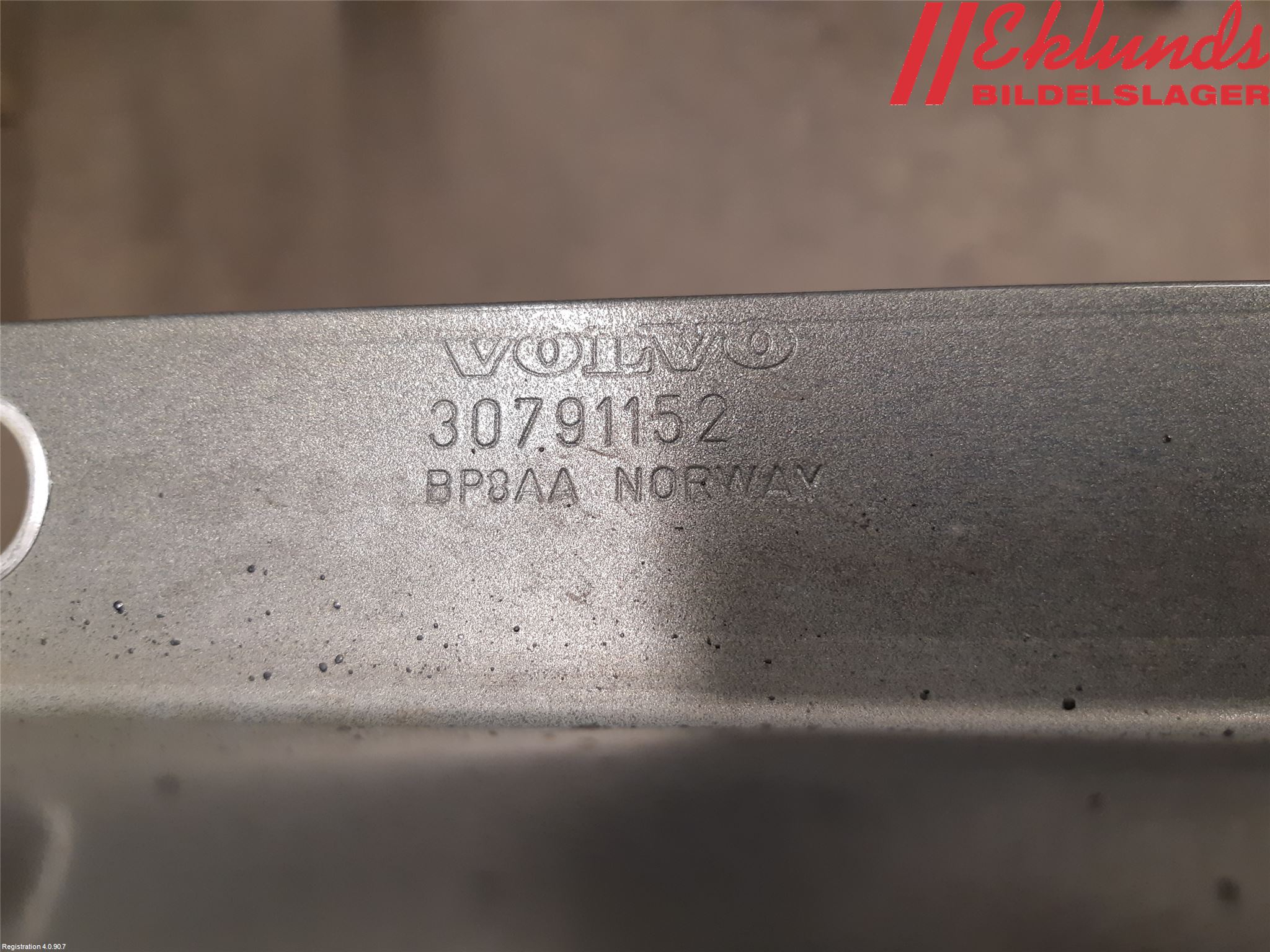 Volvo V70 08-13 Stötfångarbalk Fram