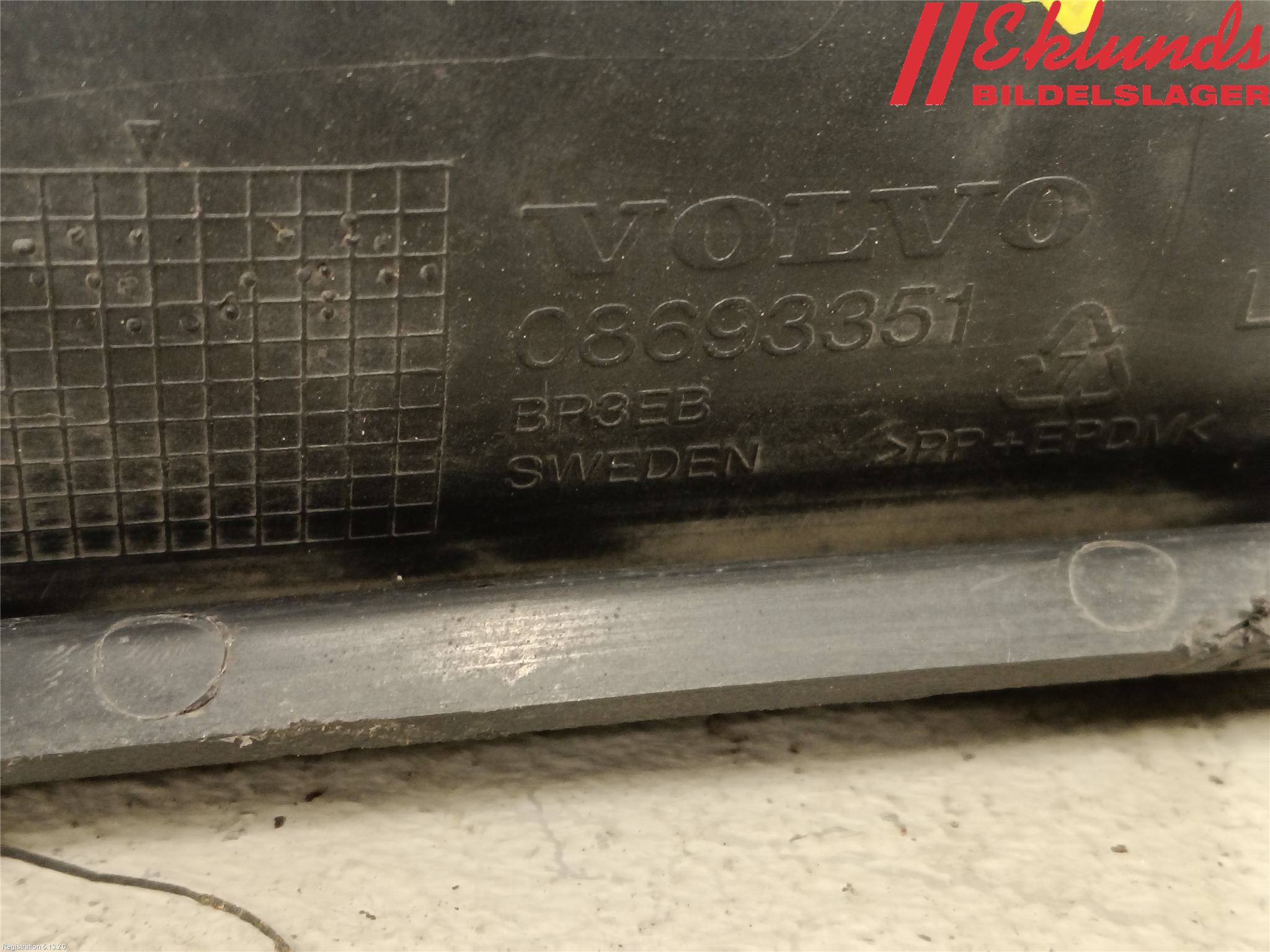 Volvo V70 05-08 Stöt Utfyllnad-List-Grill