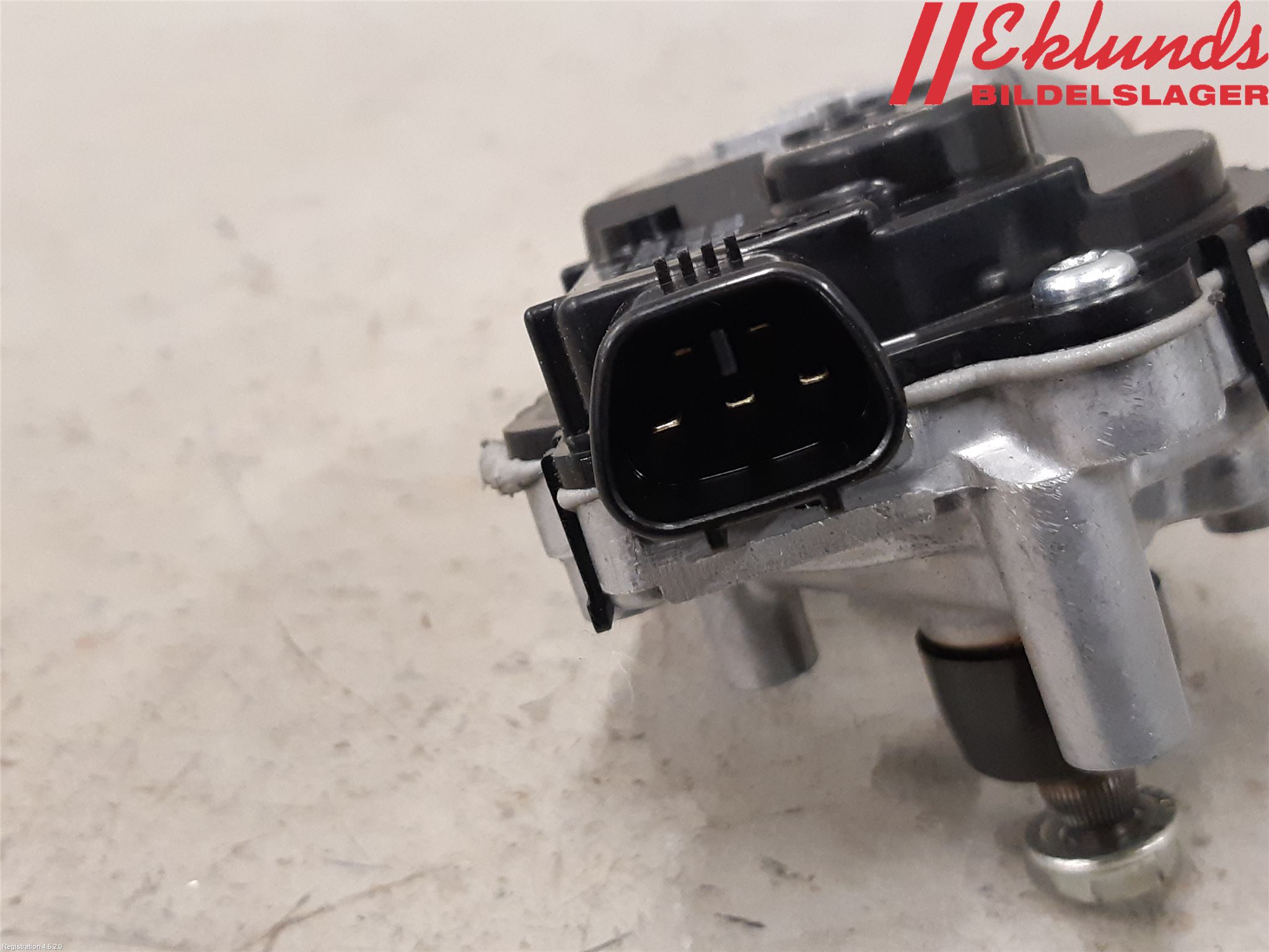 Toyota YARIS XP21 20- Torkarmotor Vindruta