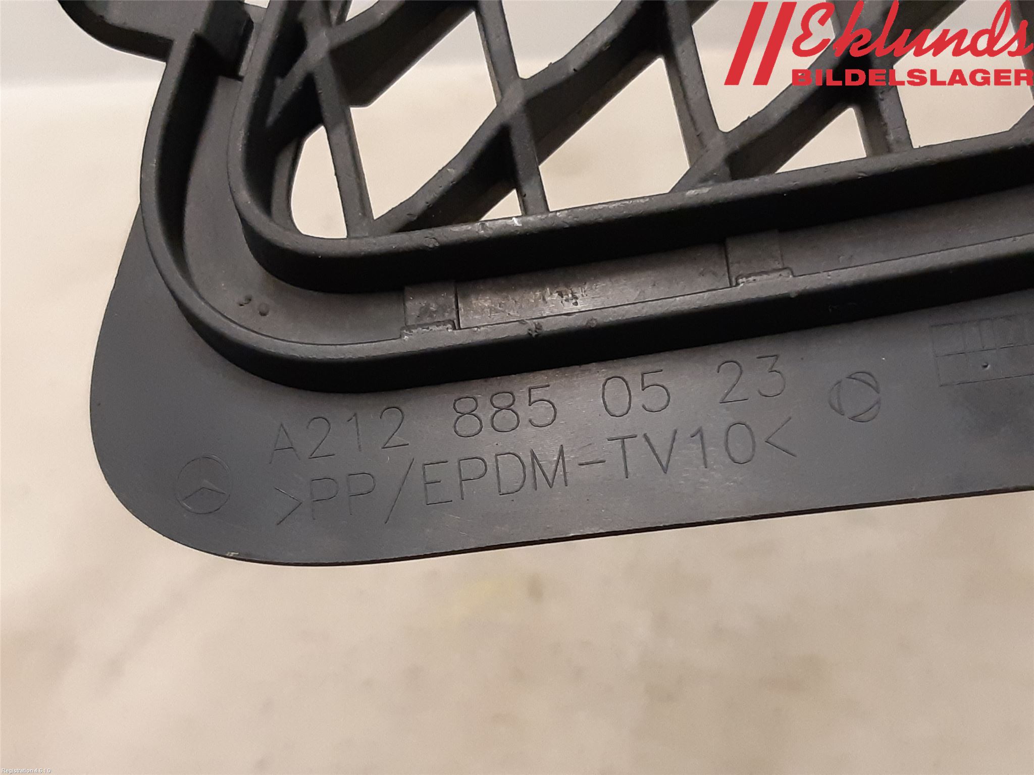 Mercedes-Benz MB E-KLASS (W212) 09-16 Stöt Utfyllnad-List-Grill