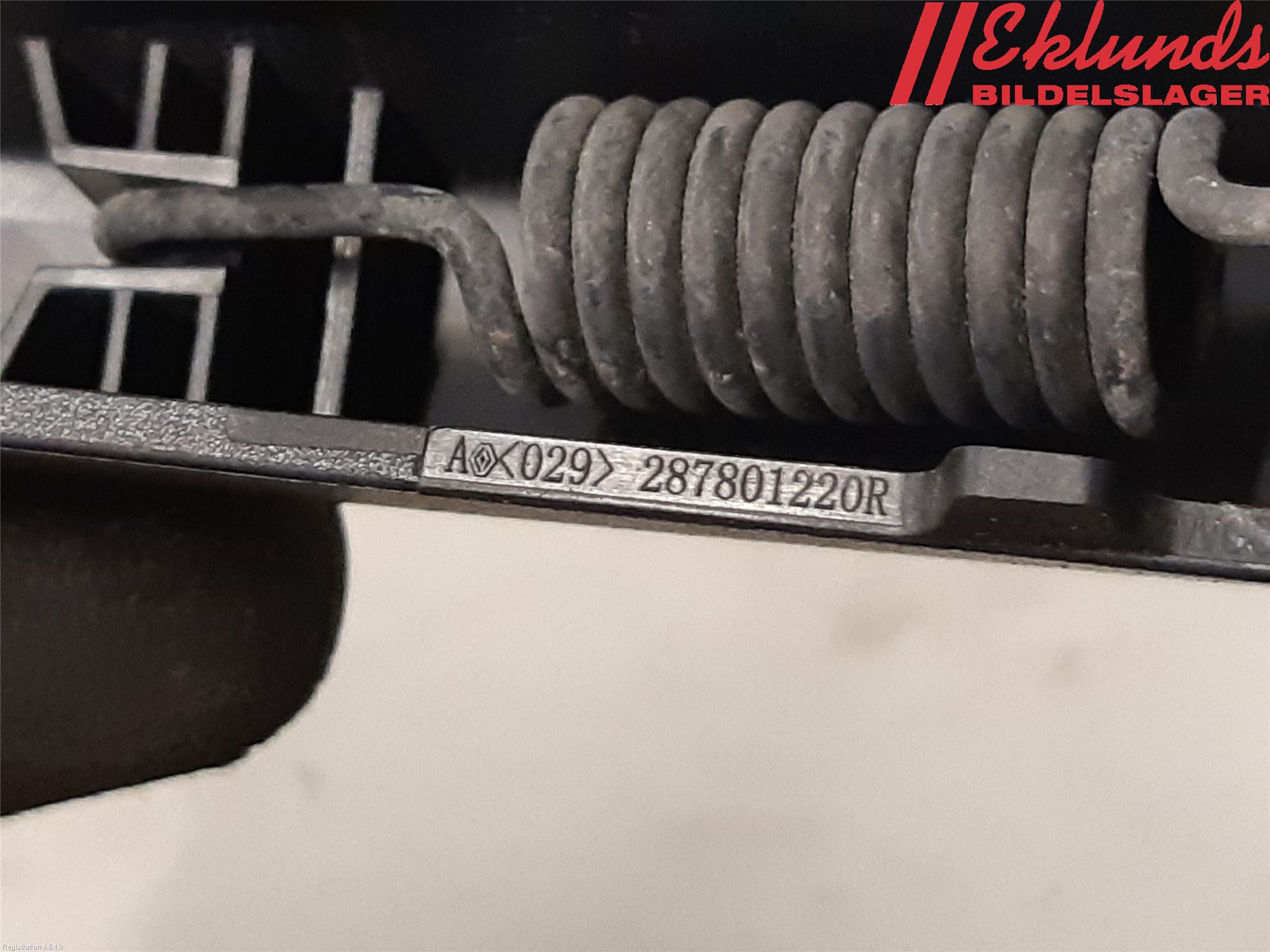 Renault CAPTUR 13-19 Torkararm-Bakruta