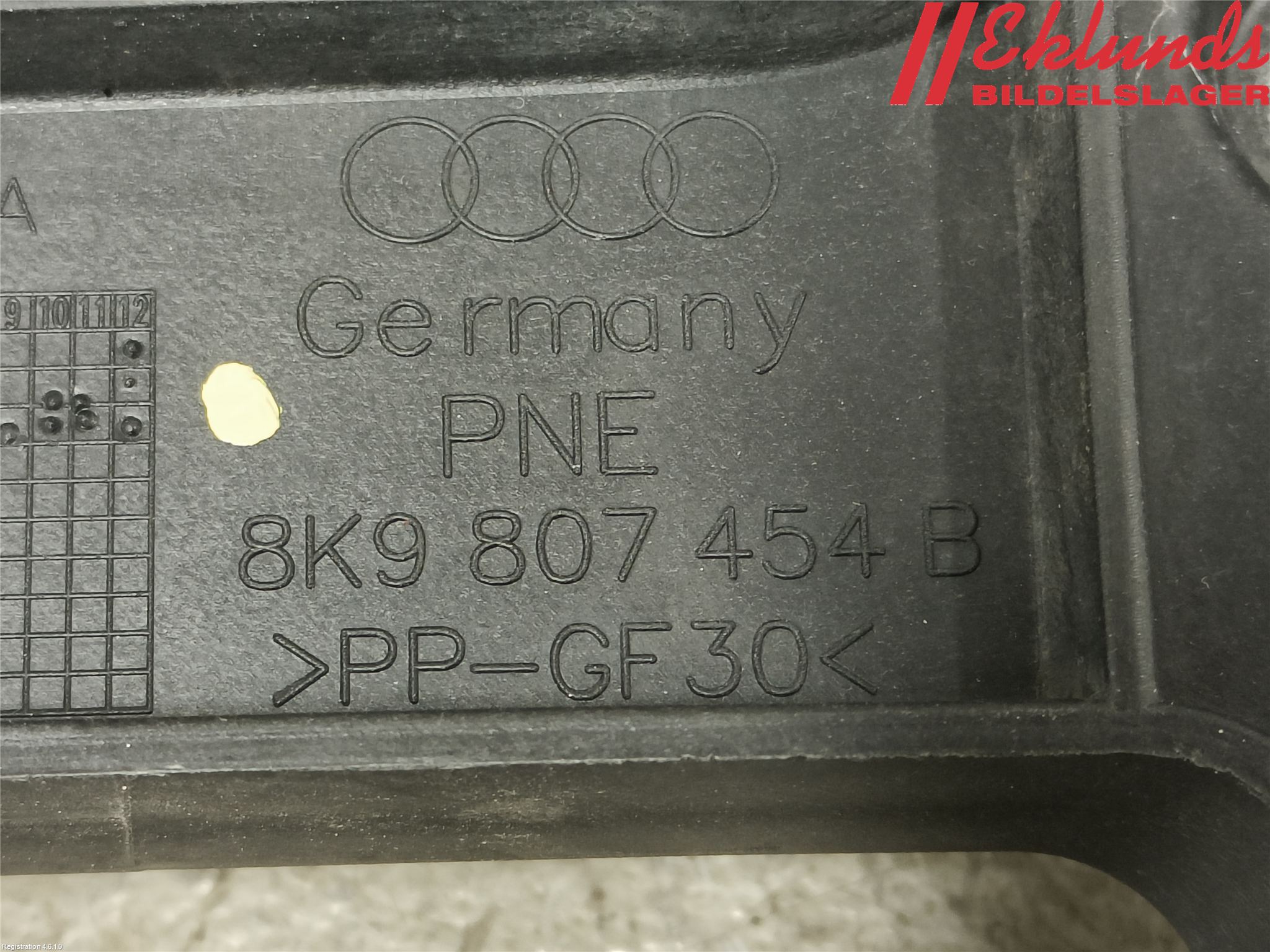 Audi A4 12-15 Stötfångarfäste Bak Hö