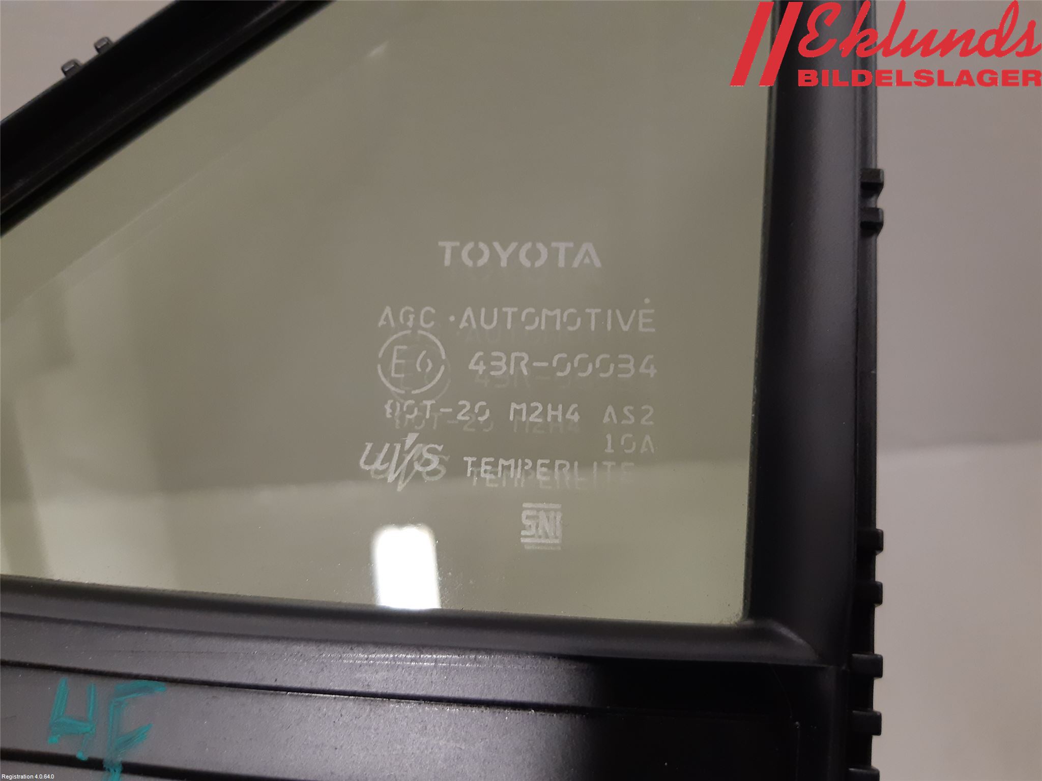 Toyota RAV4 19- Dörruta Fram Lilla Hö