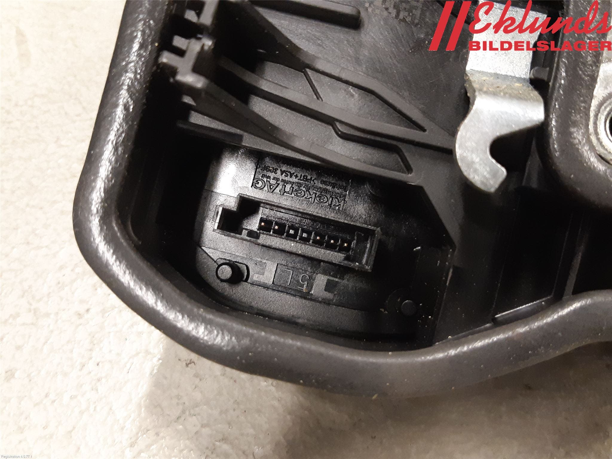 BMW 3 F30/F31/F80 12-19 Låskista-Dörrlås