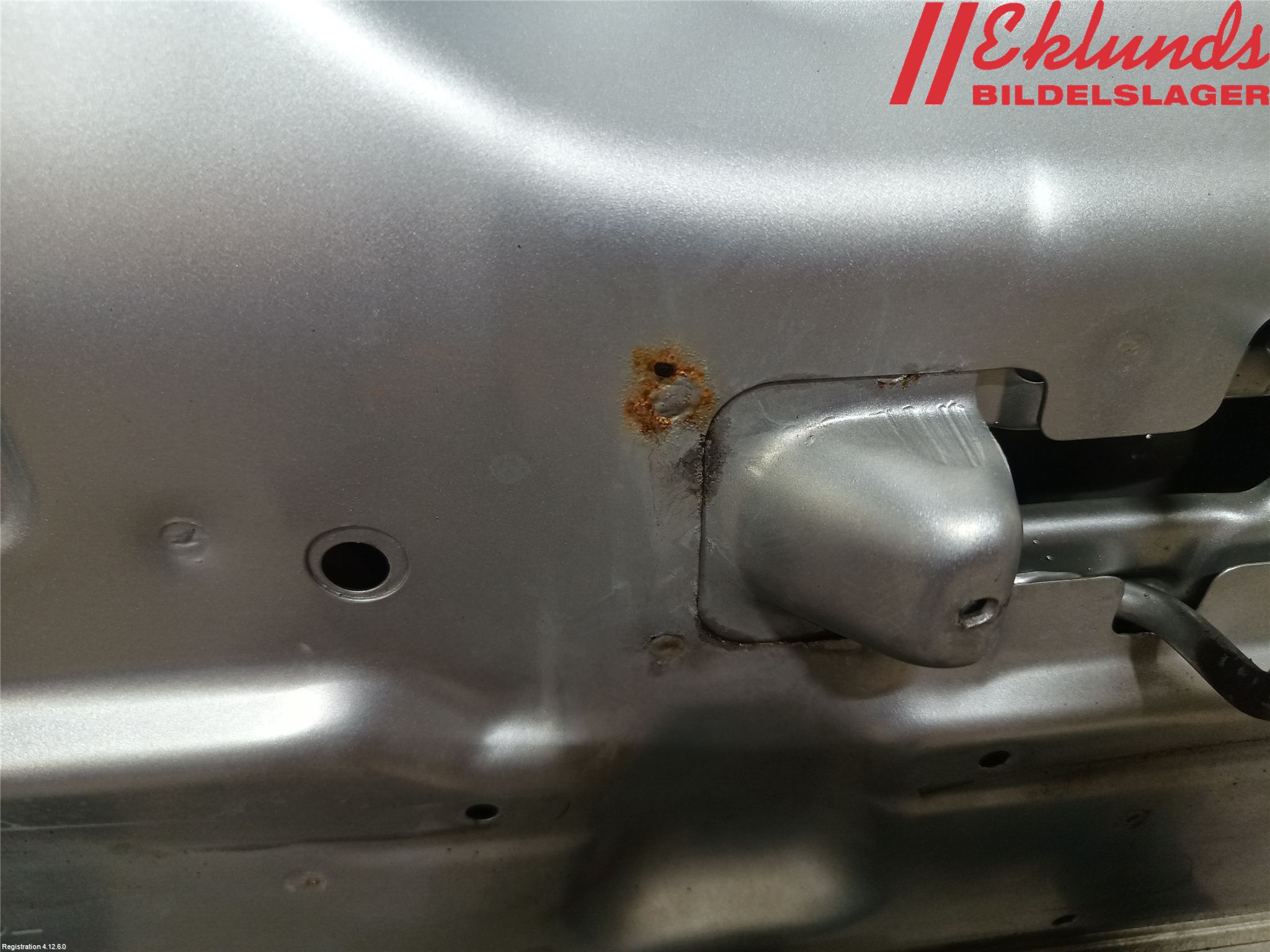 Toyota RAV 4 00-06 Huv Fram