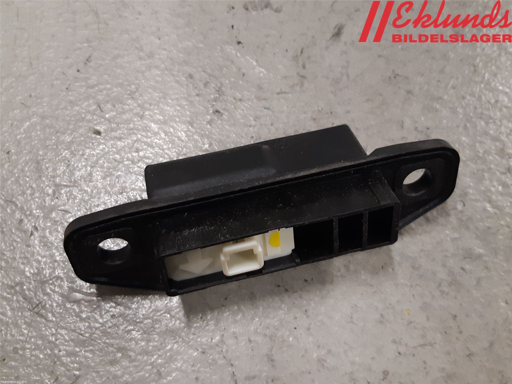 Toyota YARIS XP130 15-20 Bakluckehandtag