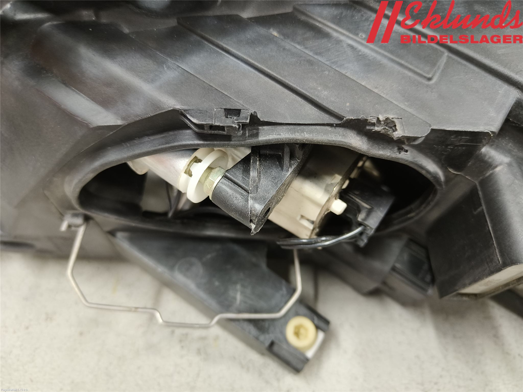 Volkswagen VW PASSAT 05-11 Strålkastare Höger