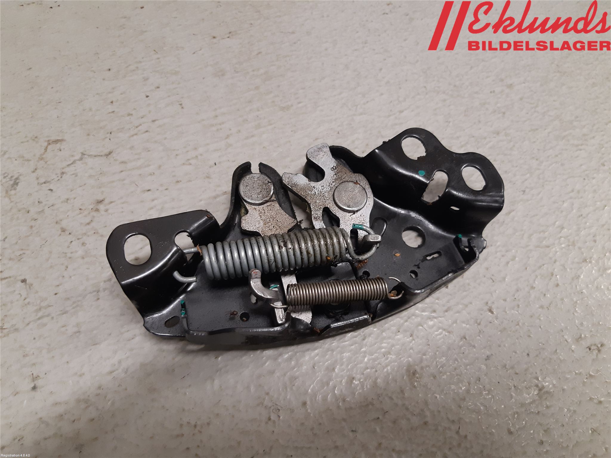 Nissan LEAF 11-17 Huvlås