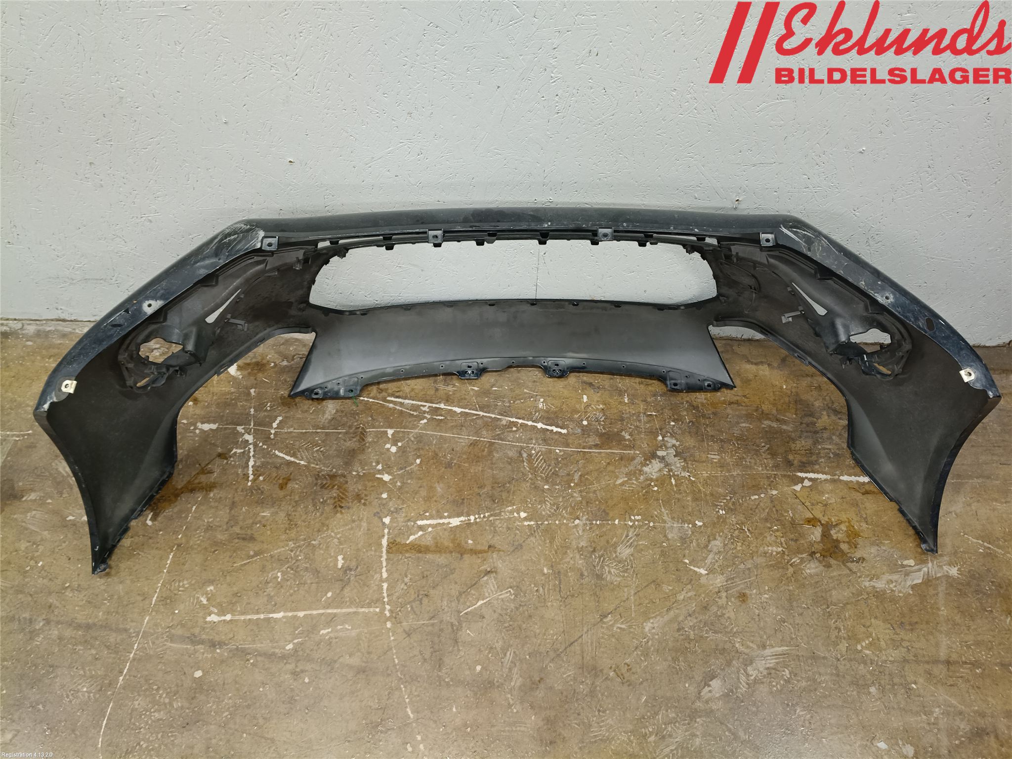 Suzuki SWIFT 17-24 Stötfångarbeklädnad Fram