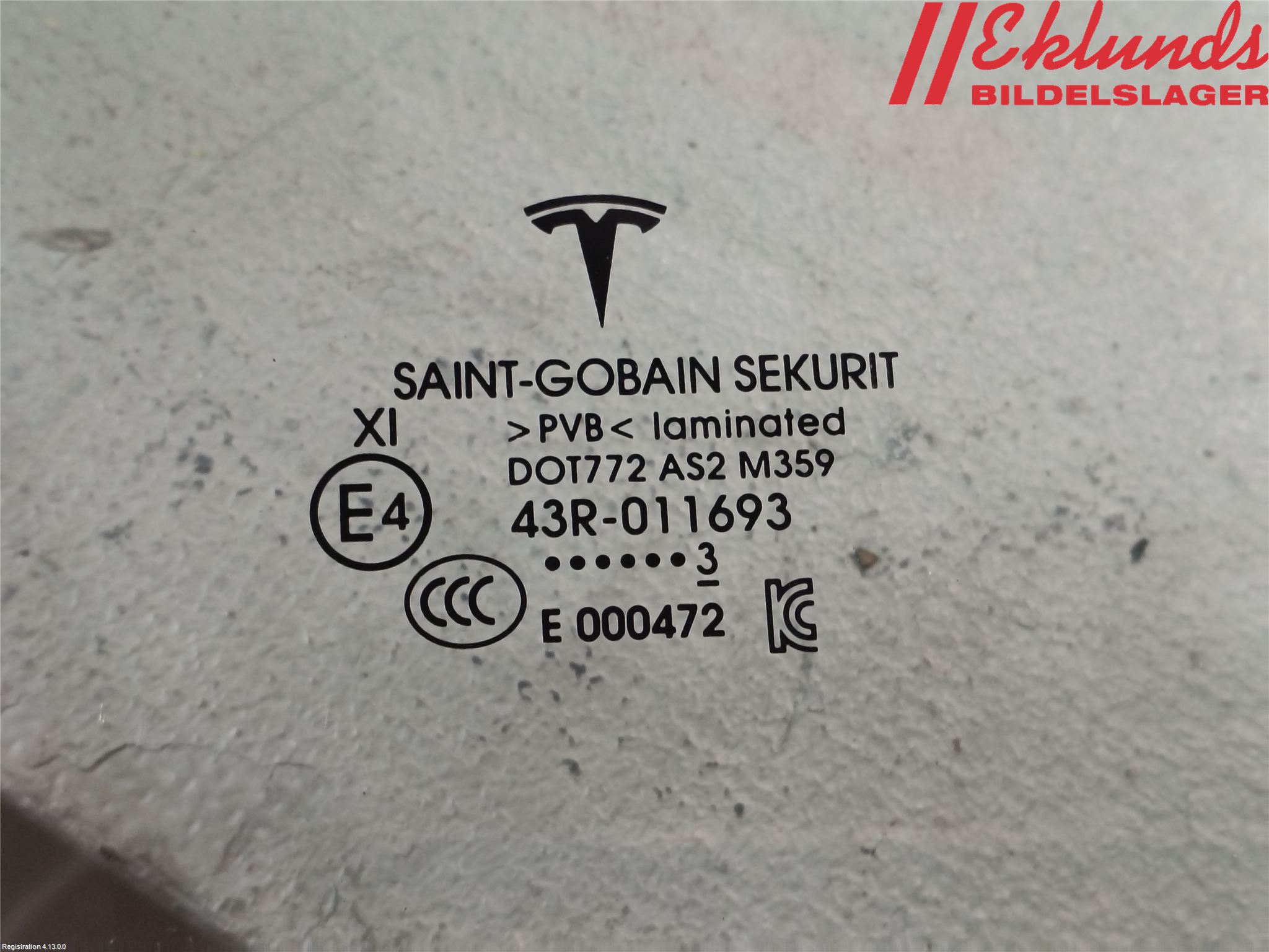 Tesla MODEL 3 17- Dörruta Fram Höger