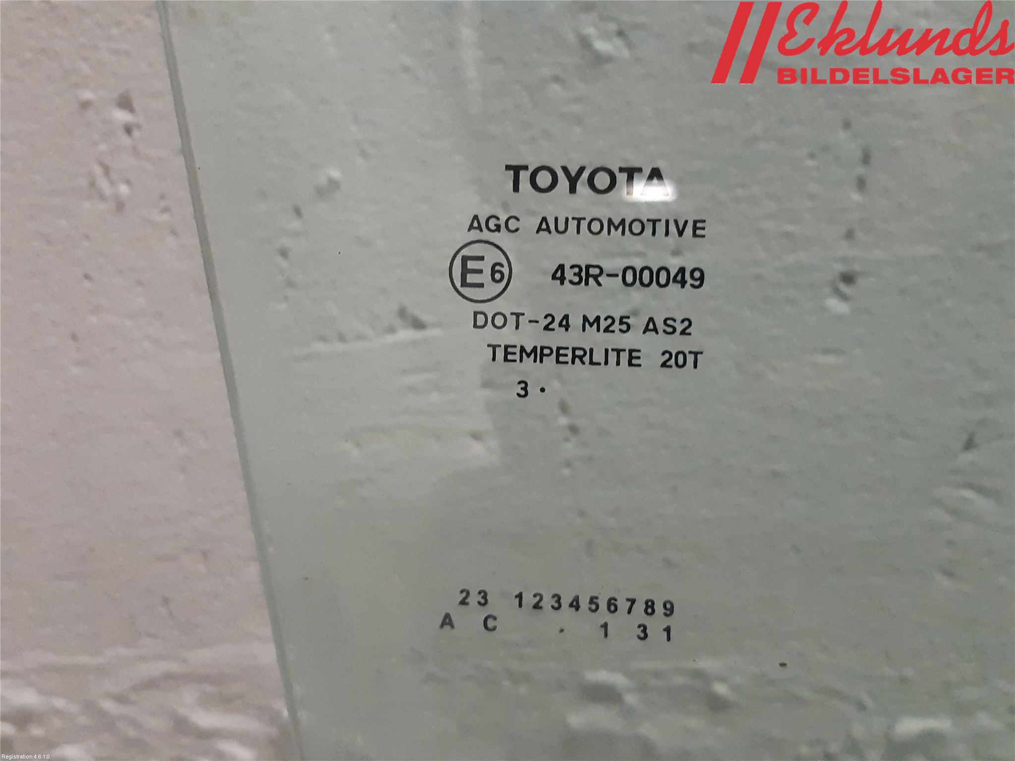 Toyota AURIS 13-19 Dörruta Fram Höger