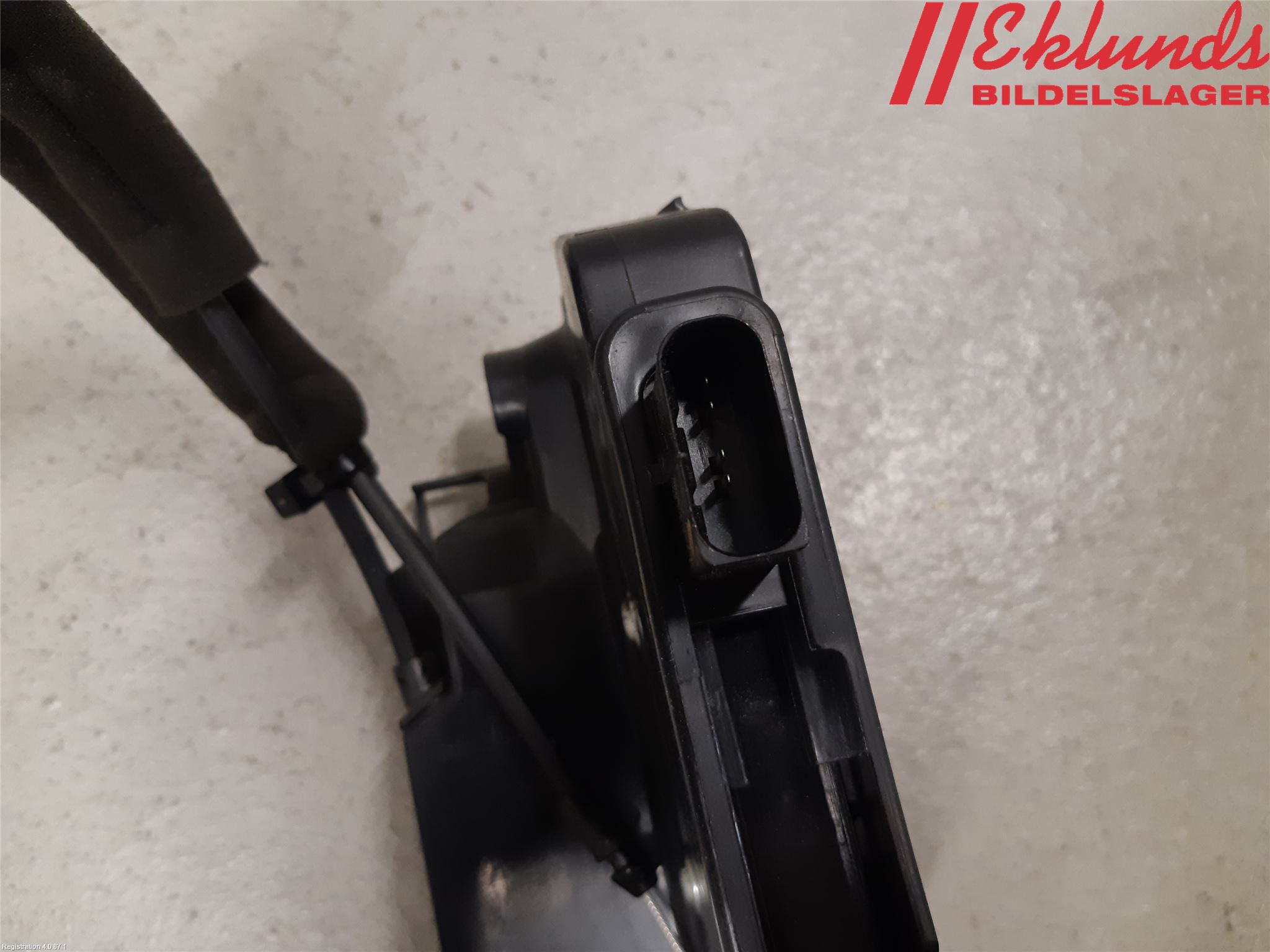 Iveco DAILY 14->> Låskista-Dörrlås