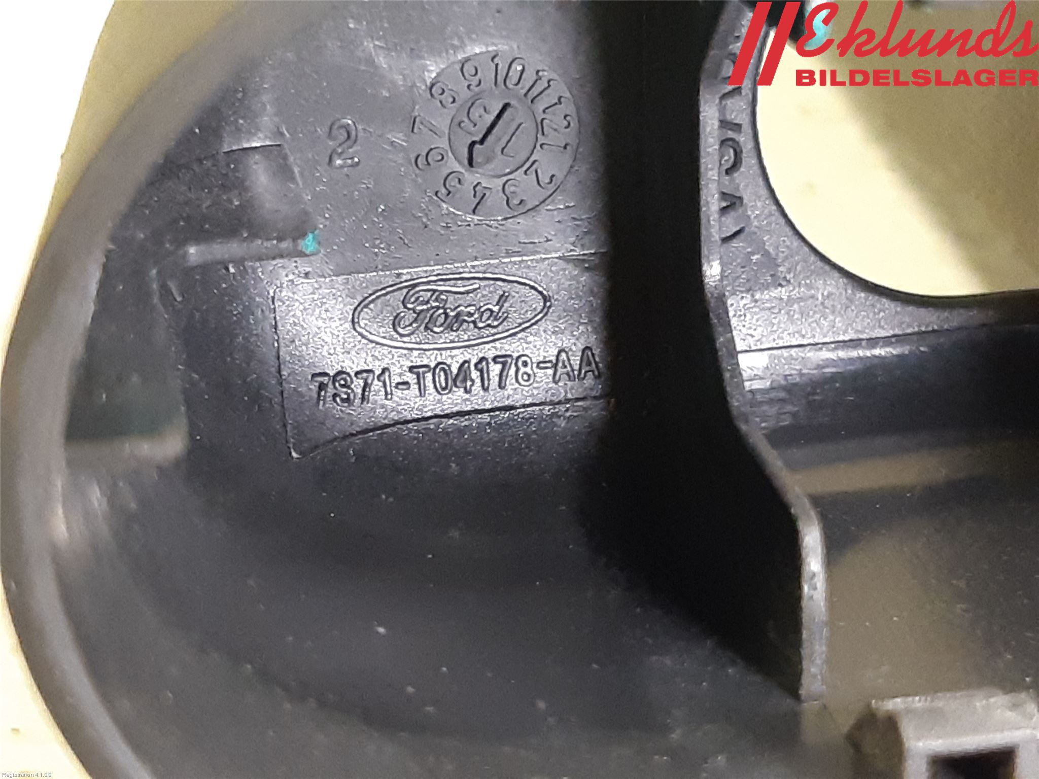 Ford FIESTA 13-17 Torkararm-Bakruta