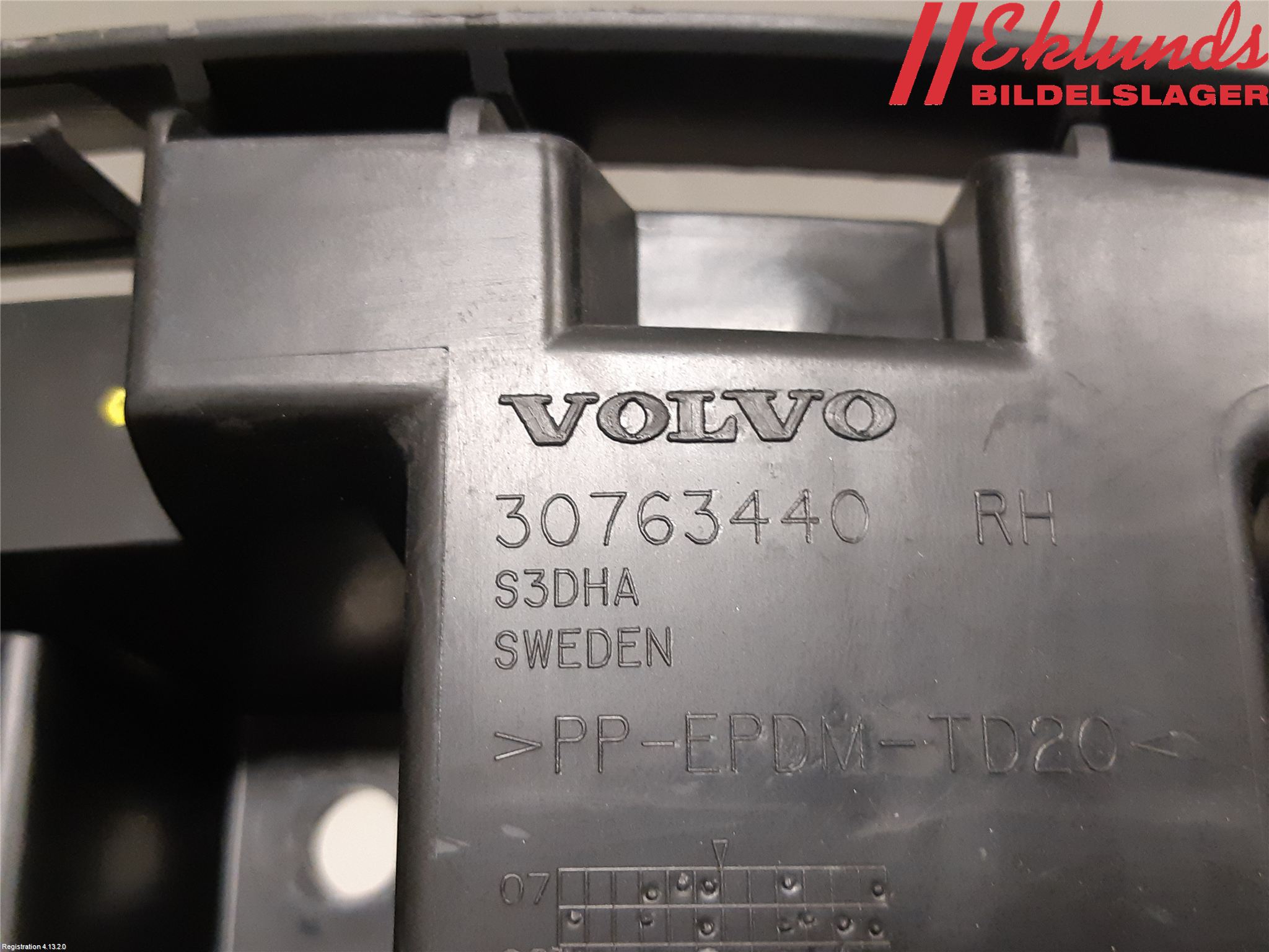 Volvo XC60 14-17 Stötfångarfäste Bak Hö