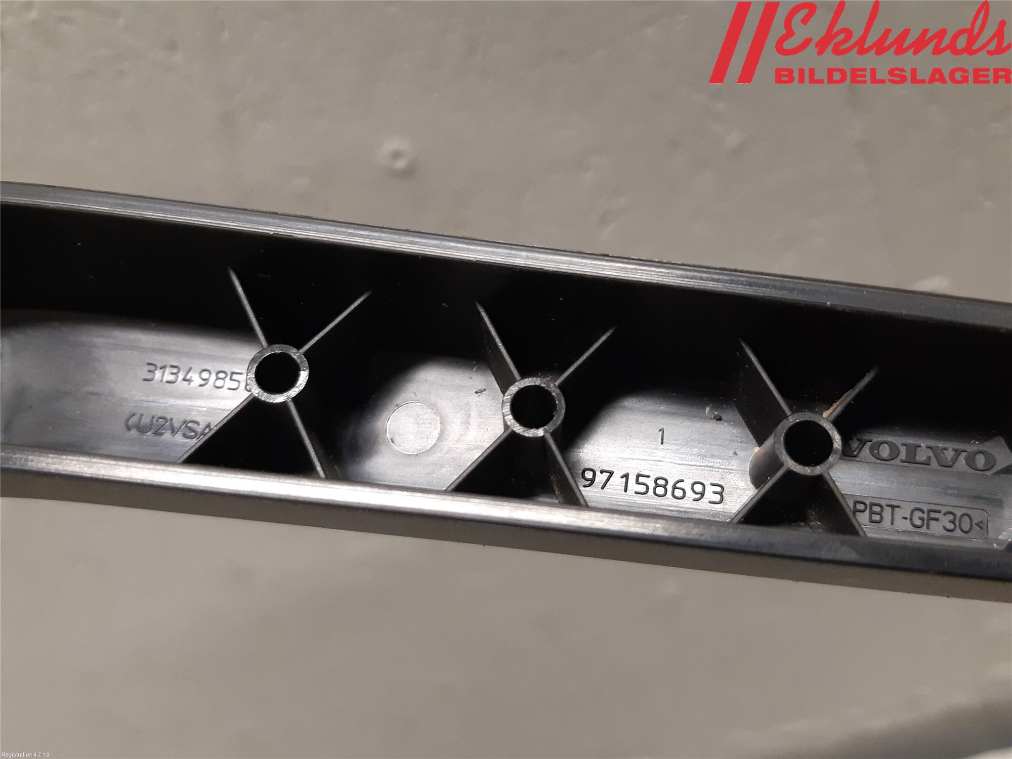 Volvo XC90/RECHARGE 16- Torkararm-Bakruta
