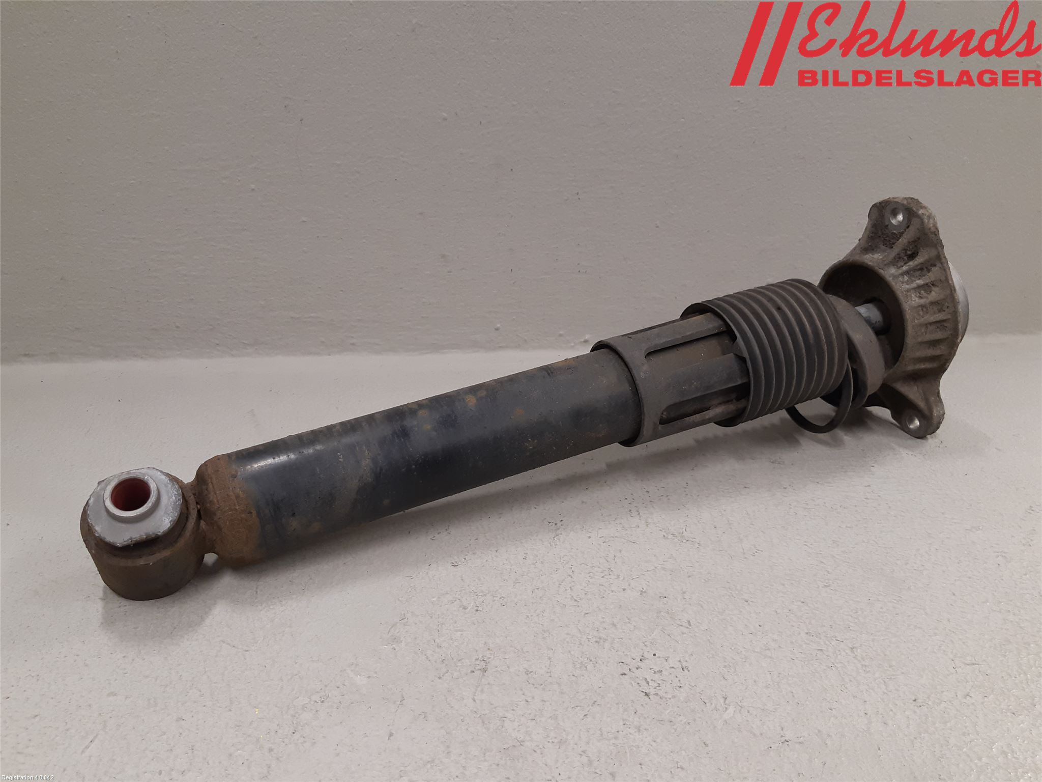 BMW 5 F10/F11/F18 09-17 Stötdämpare Bak