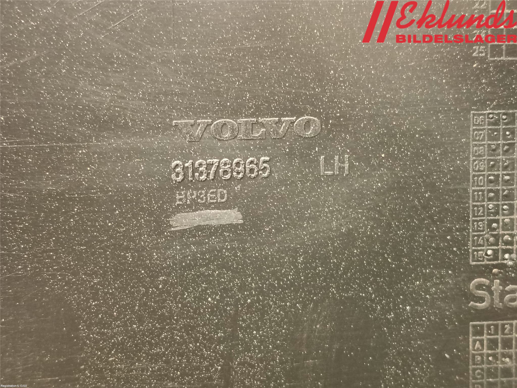Volvo XC70 08-13 Stötfångardel Fram Vä