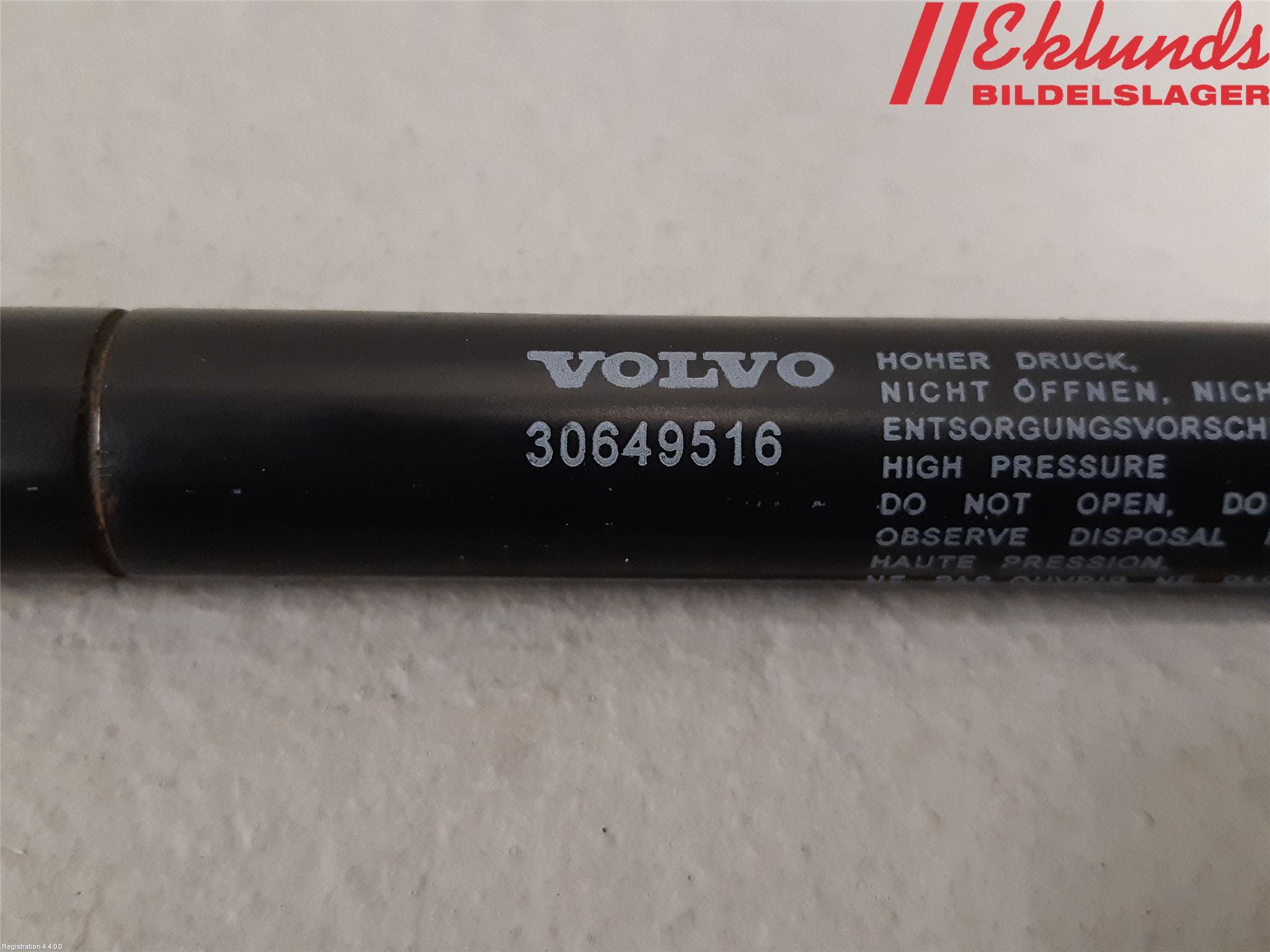 Volvo V70 08-13 Gasfjäder Motorhuv