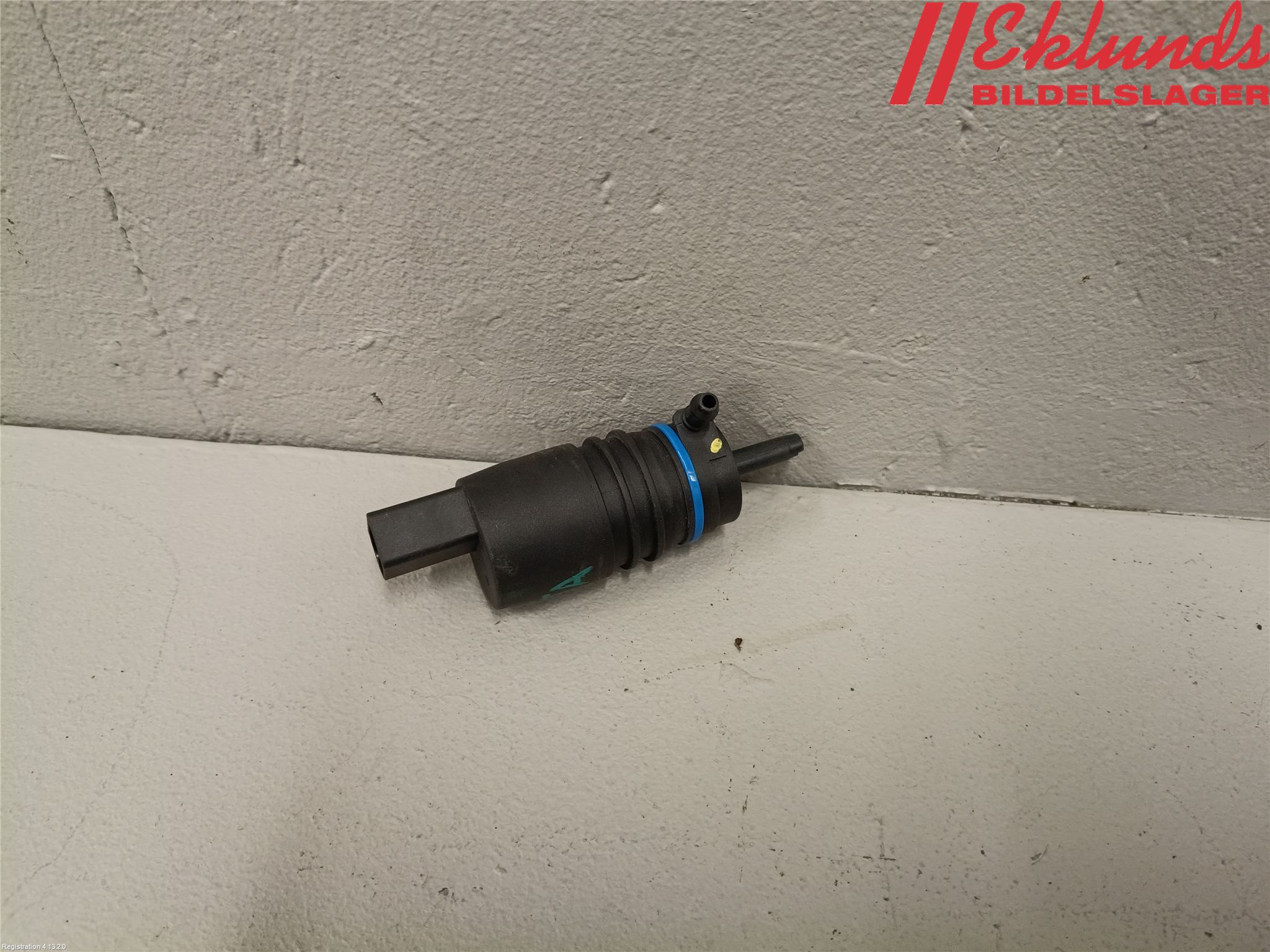 BMW X3 E83     03-10 Spolarpump Baklucka