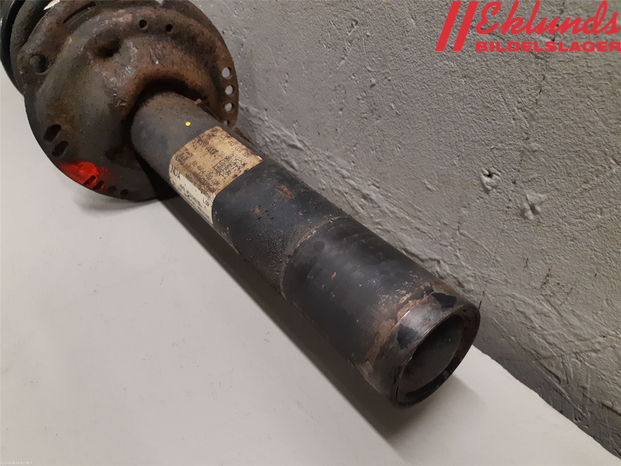 Volkswagen VW PASSAT 15-19 Fjäderben Fram Vänster