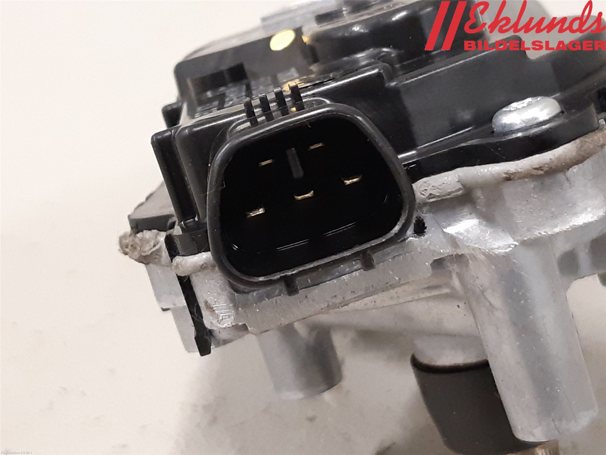 Toyota YARIS XP21 20- Torkarmotor Vindruta