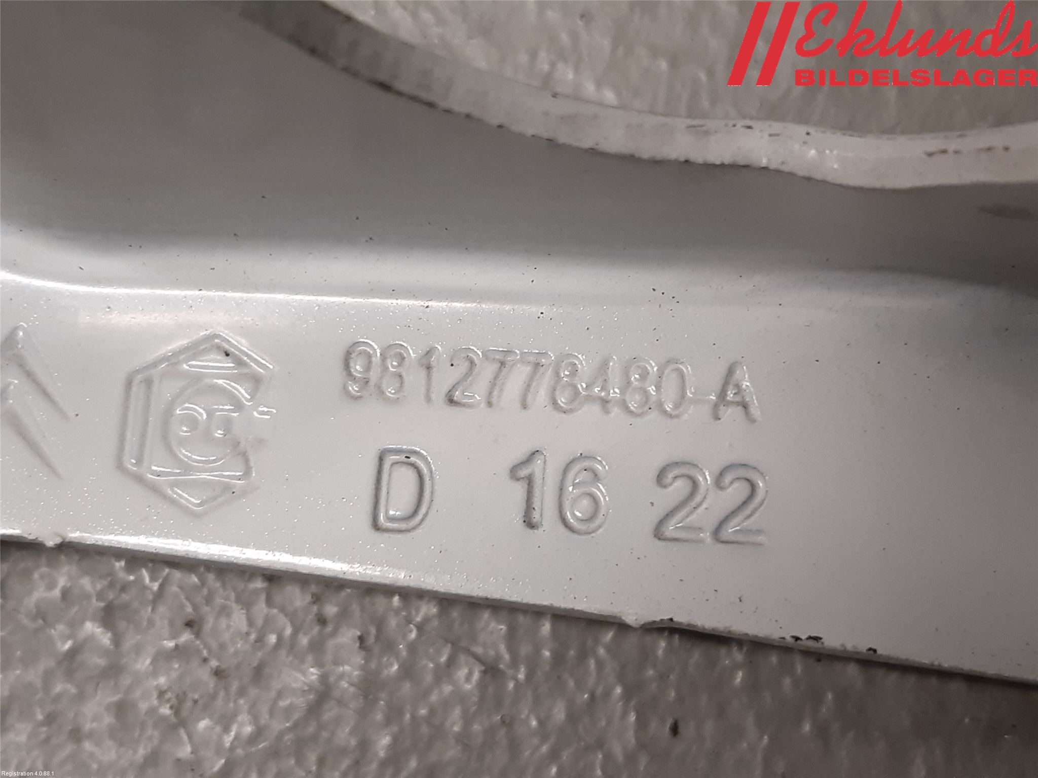 Citroen COTROEN C3 17-24 Huvgångjärn