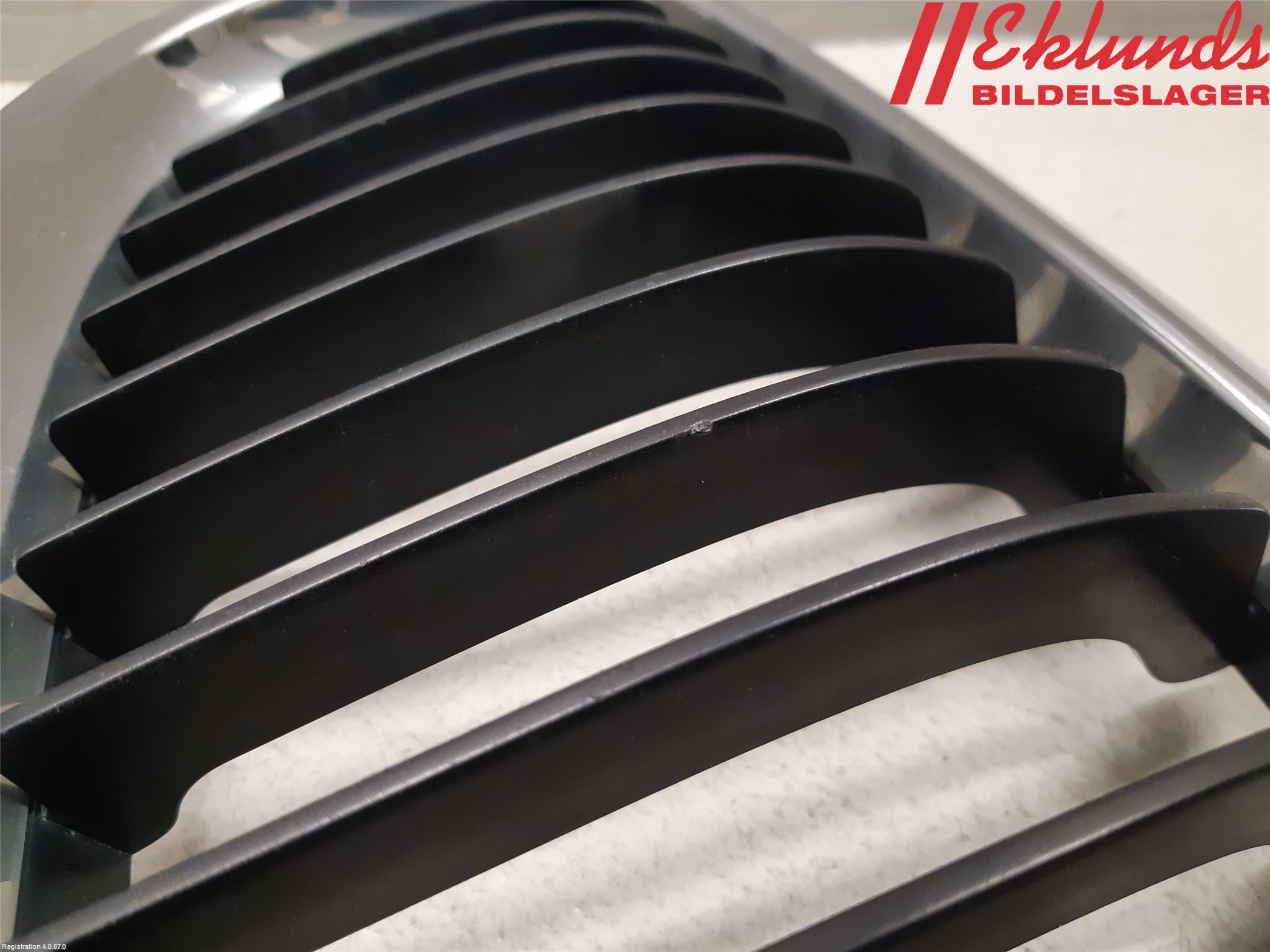 BMW 3 E90/91 SED/TOU 05-12 Grilldel Höger