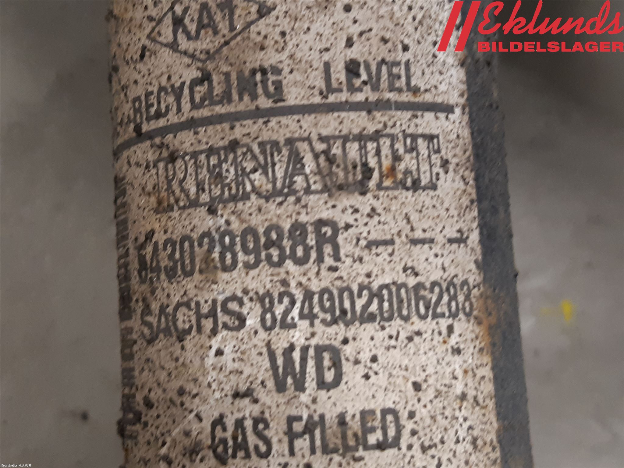 Dacia DOKKER 13- Fjäderben Fram Höger