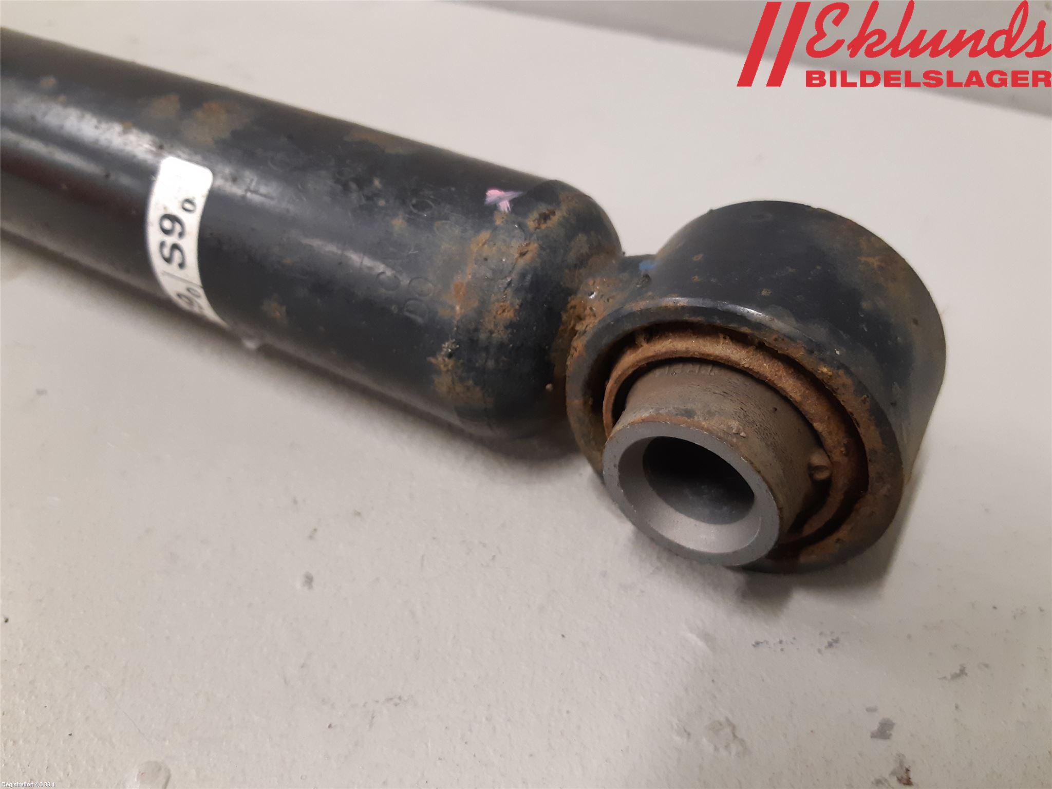 Toyota COROLLA 19- Stötdämpare Bak