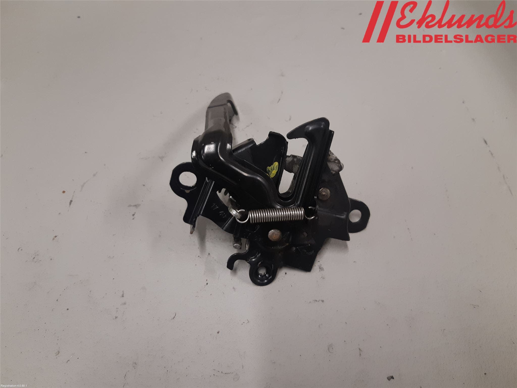 Toyota YARIS XP130 15-20 Huvlås