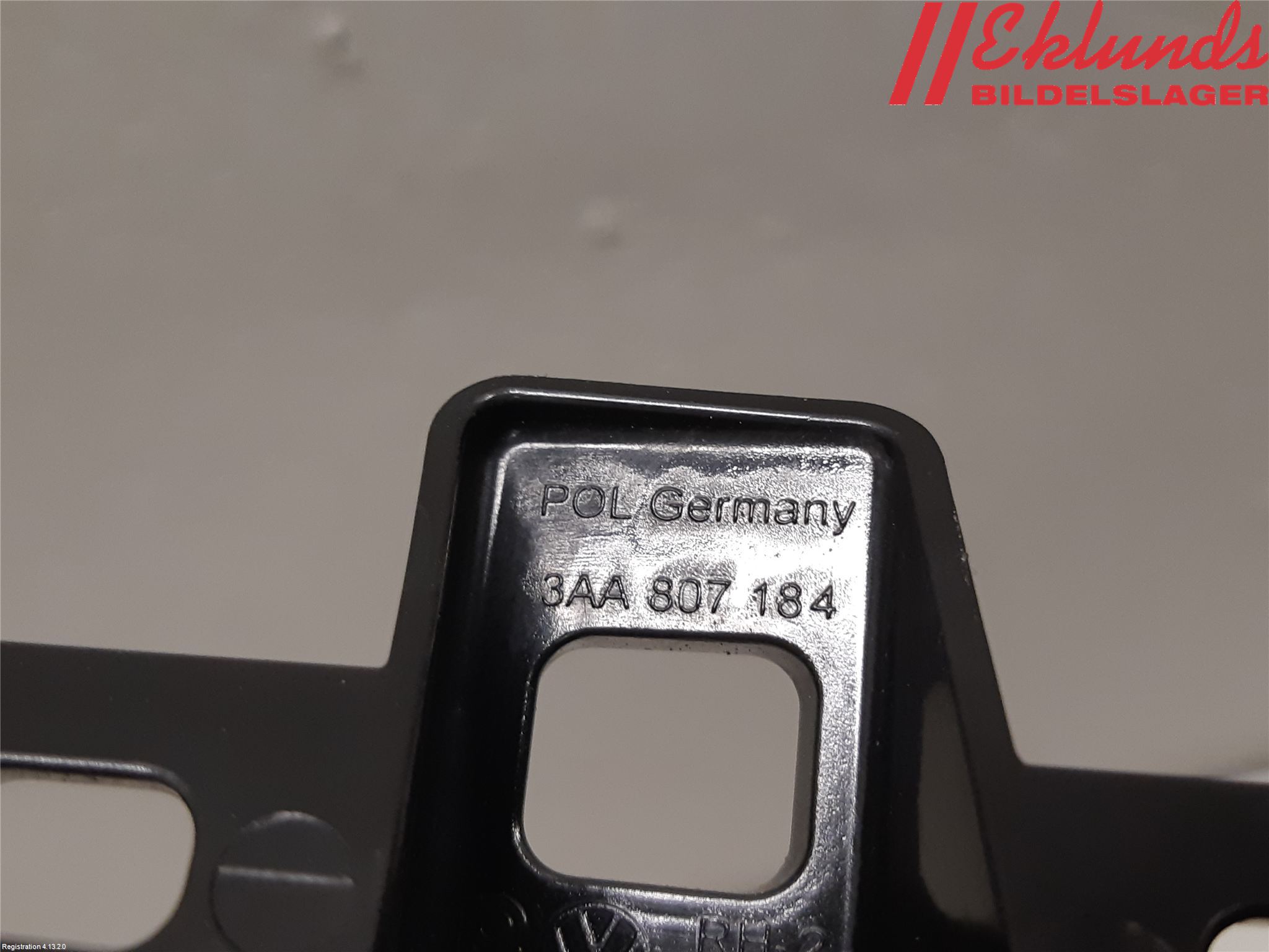 Volkswagen VW PASSAT 11-14 Stötfångarfäste Fram Hö