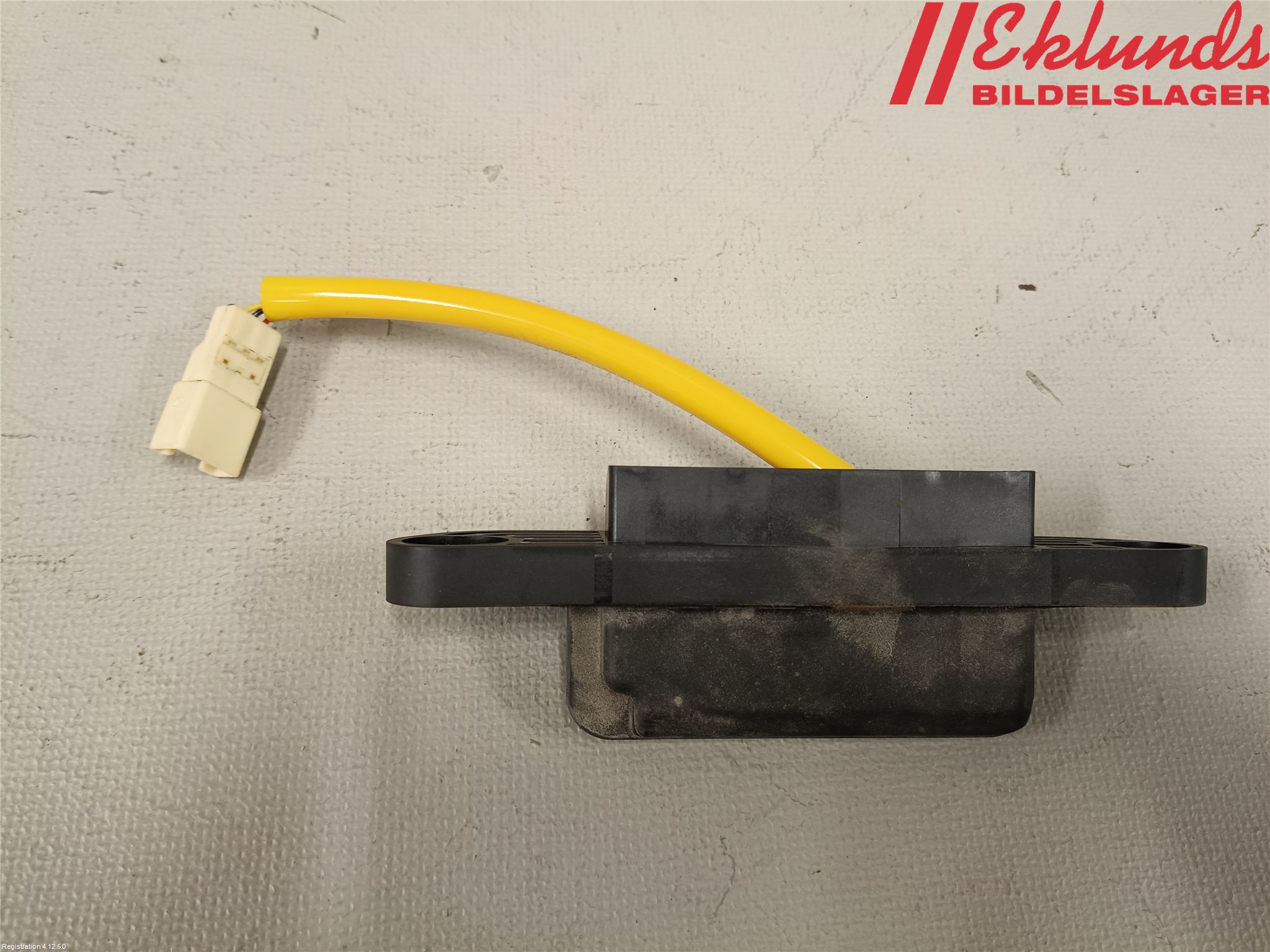 Mitsubishi ECLIPS CROSS Strömställare Baklucka