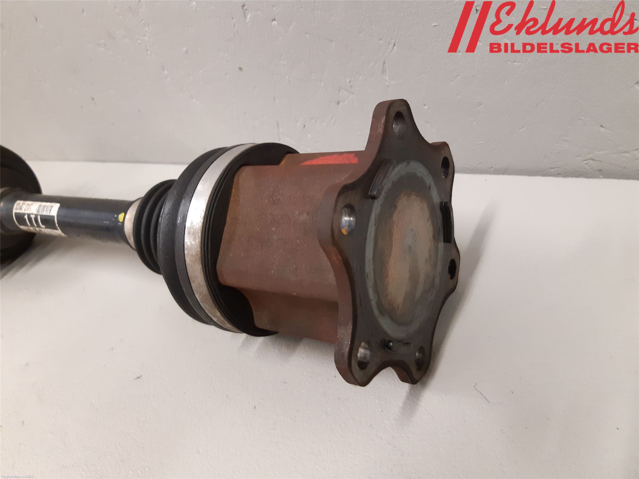 Volkswagen VW PASSAT 11-14 Drivaxel Fram Vänster