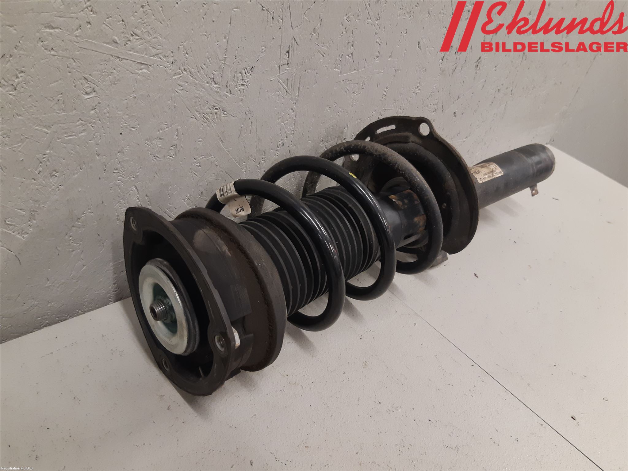 Volkswagen VW PASSAT 15-19 Fjäderben Fram Höger