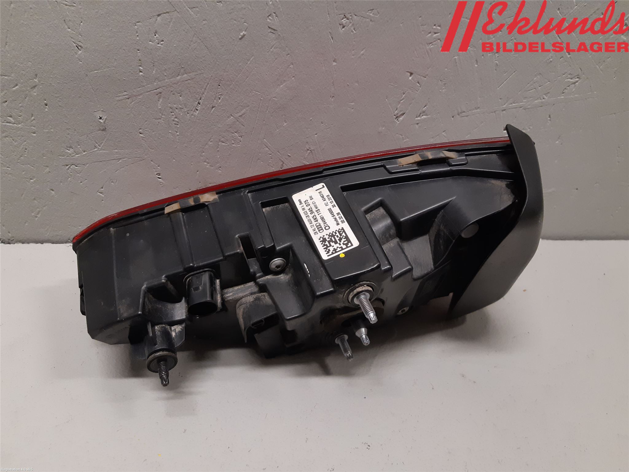 Audi A6 F2/C8 19- Bakljus Lucka Vä