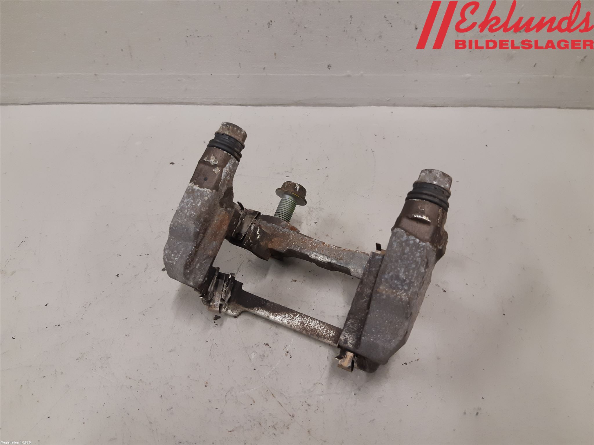 Toyota RAV4 19- Bromsokshållare