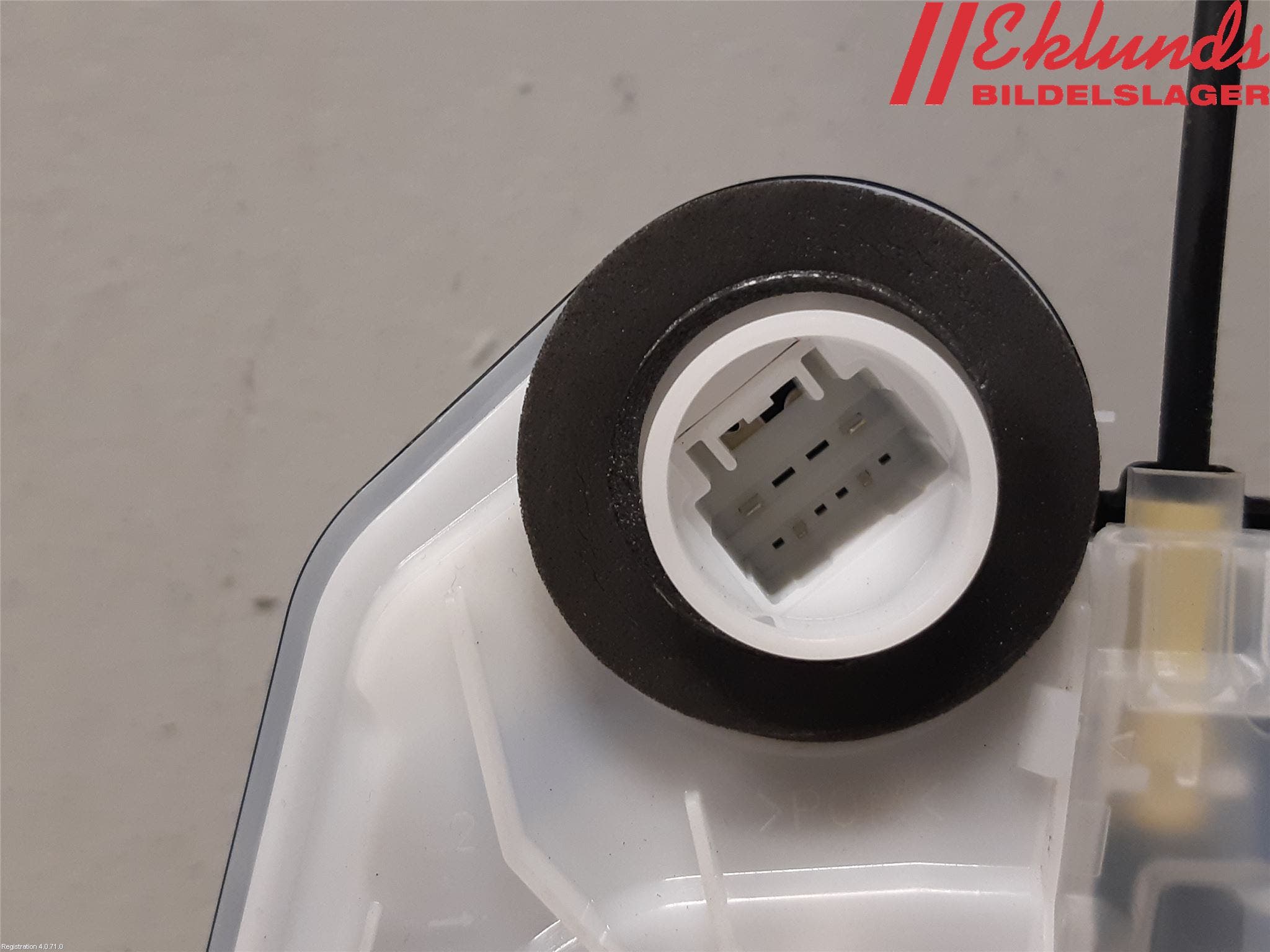 Toyota RAV4 19- Låskista-Dörrlås