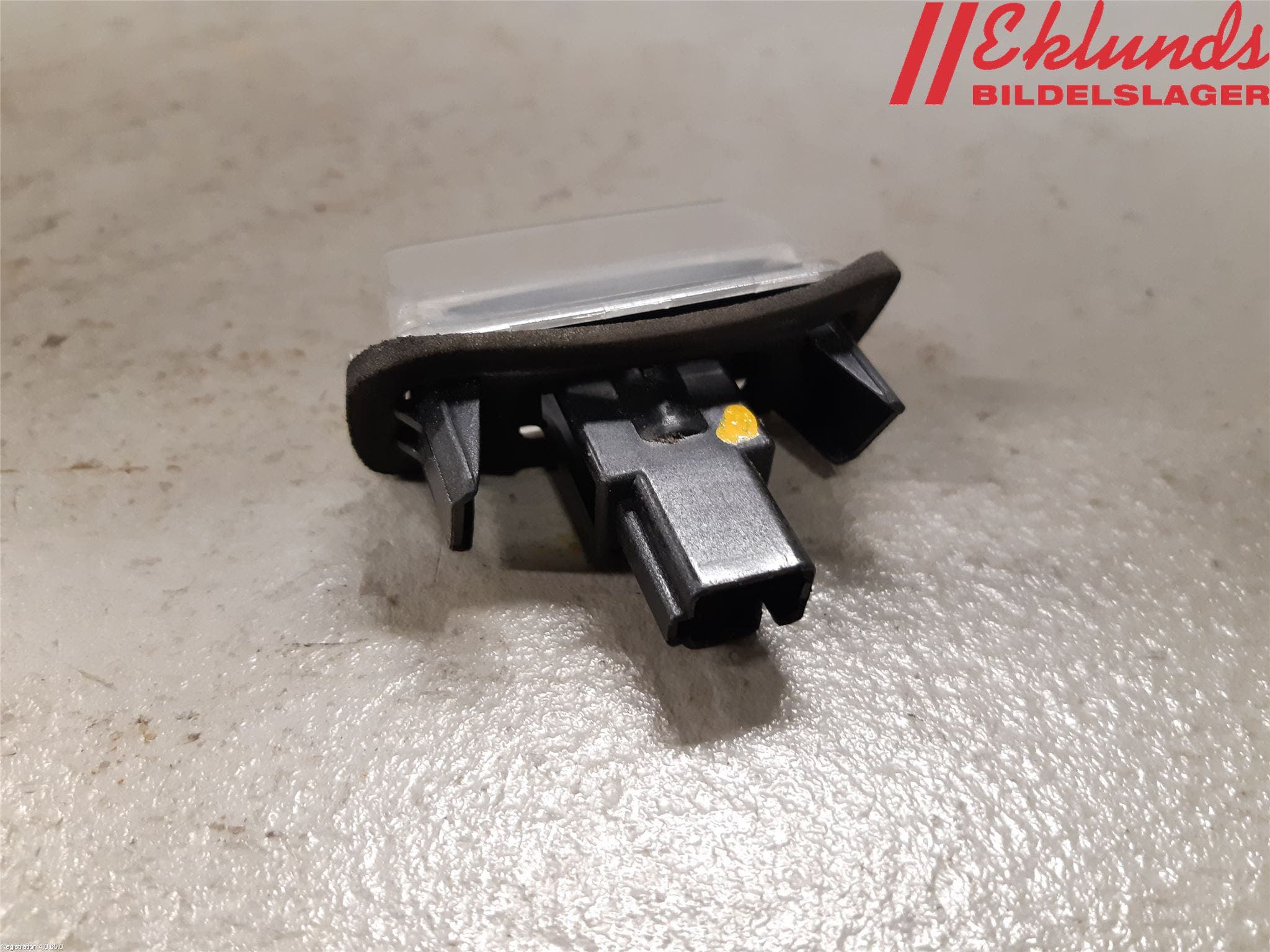 Toyota VERSO-S 11-16 Skylt Belysning