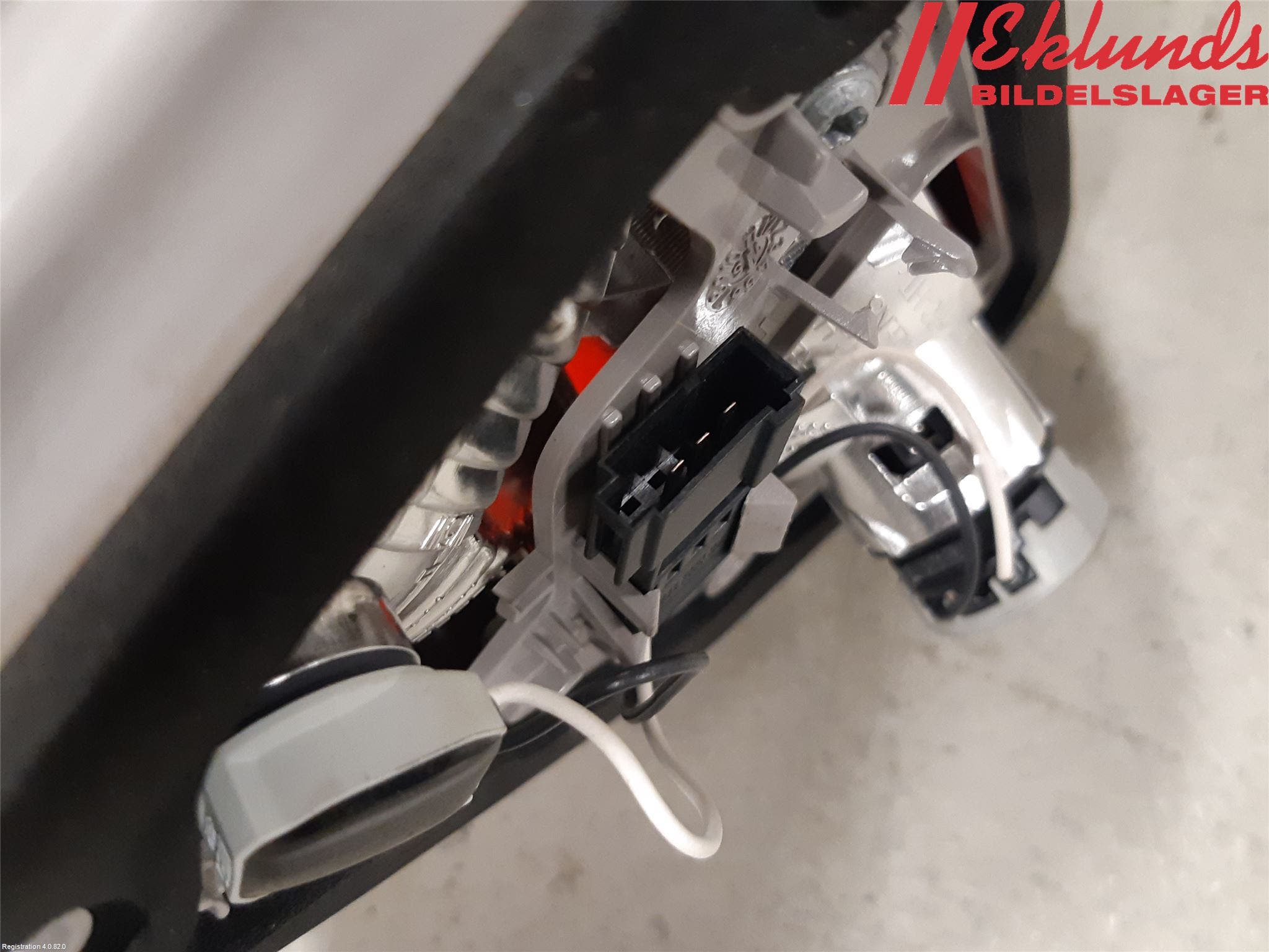 Opel ASTRA J 10-15 Bakljus Lucka Vä