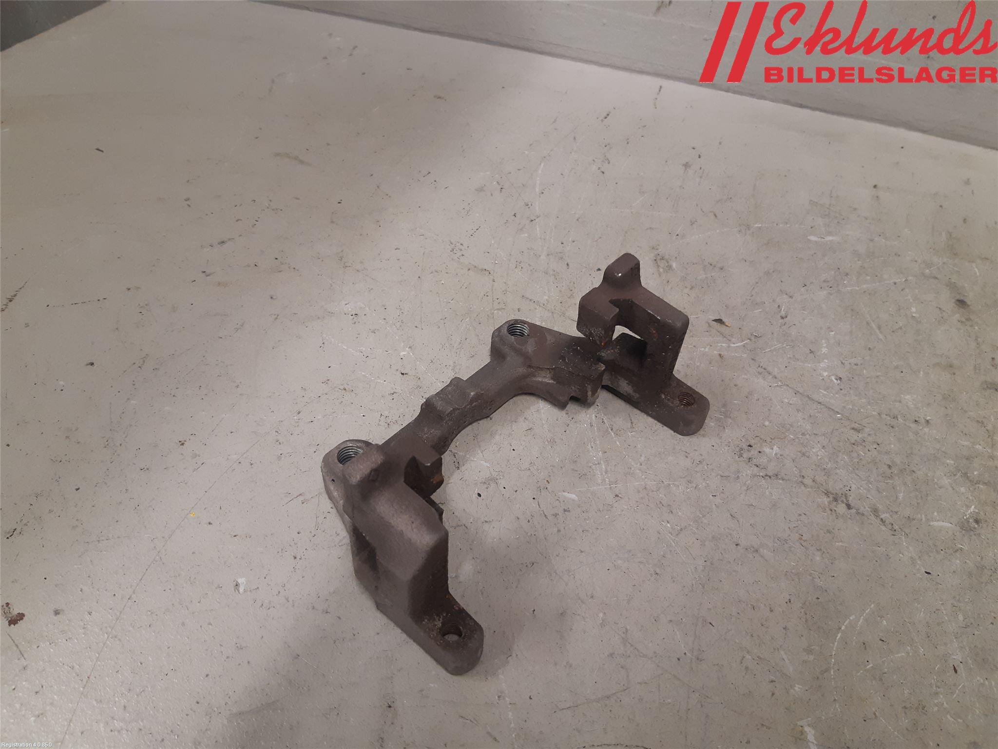 Volvo V90 17->> Bromsokshållare