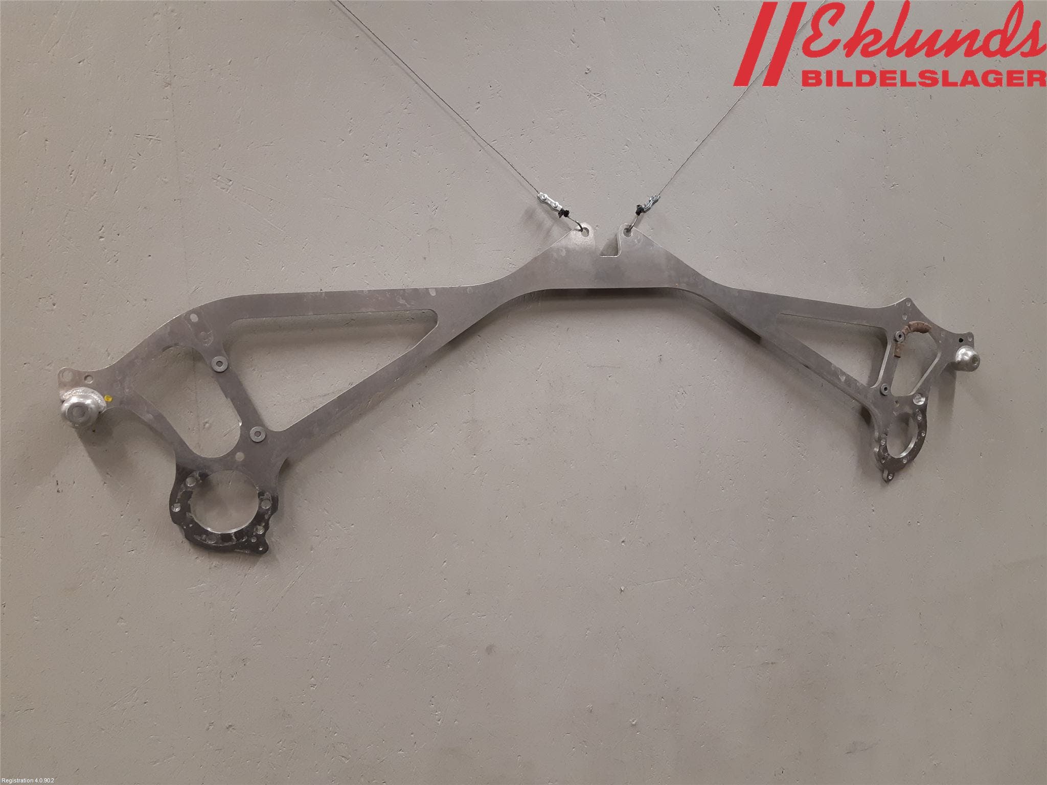 BMW 4 F32/F33/F82/F83 13-20 Fjäderbensstag