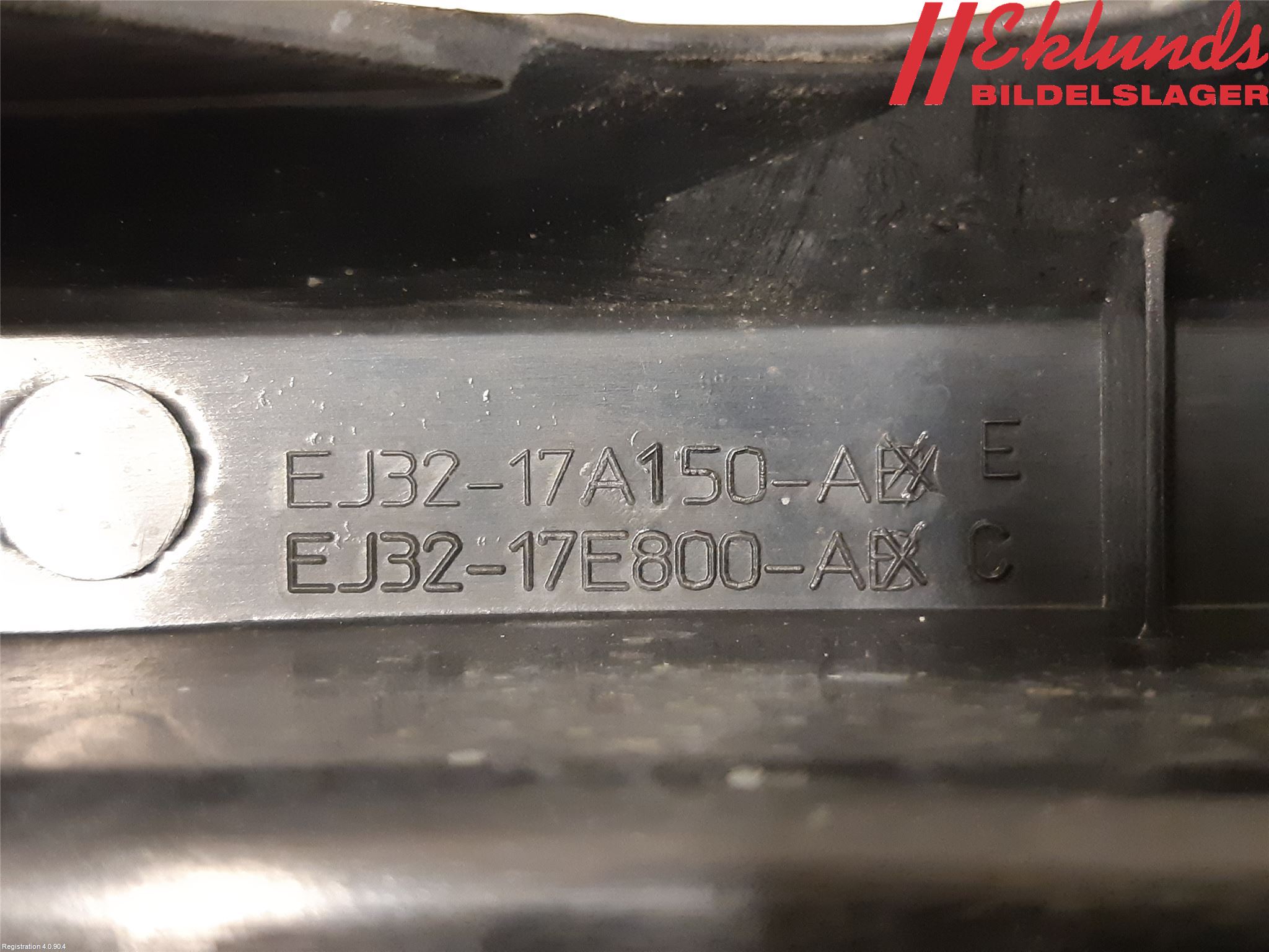 Landrover LAND ROVER RANGE ROVER EVOQUE (L538) 11-18 Stötfångarfäste Bak Hö