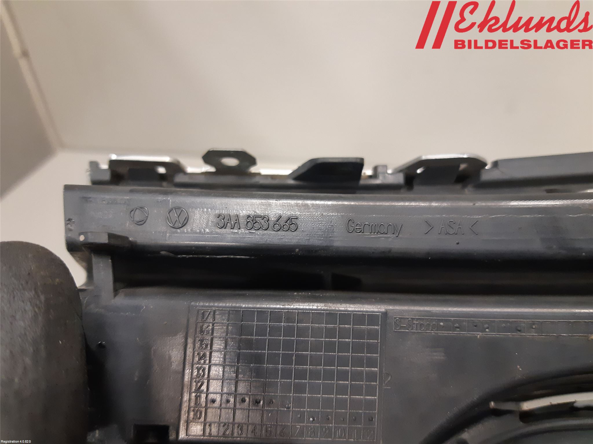 Volkswagen VW PASSAT 11-14 Dimljussarg Fram