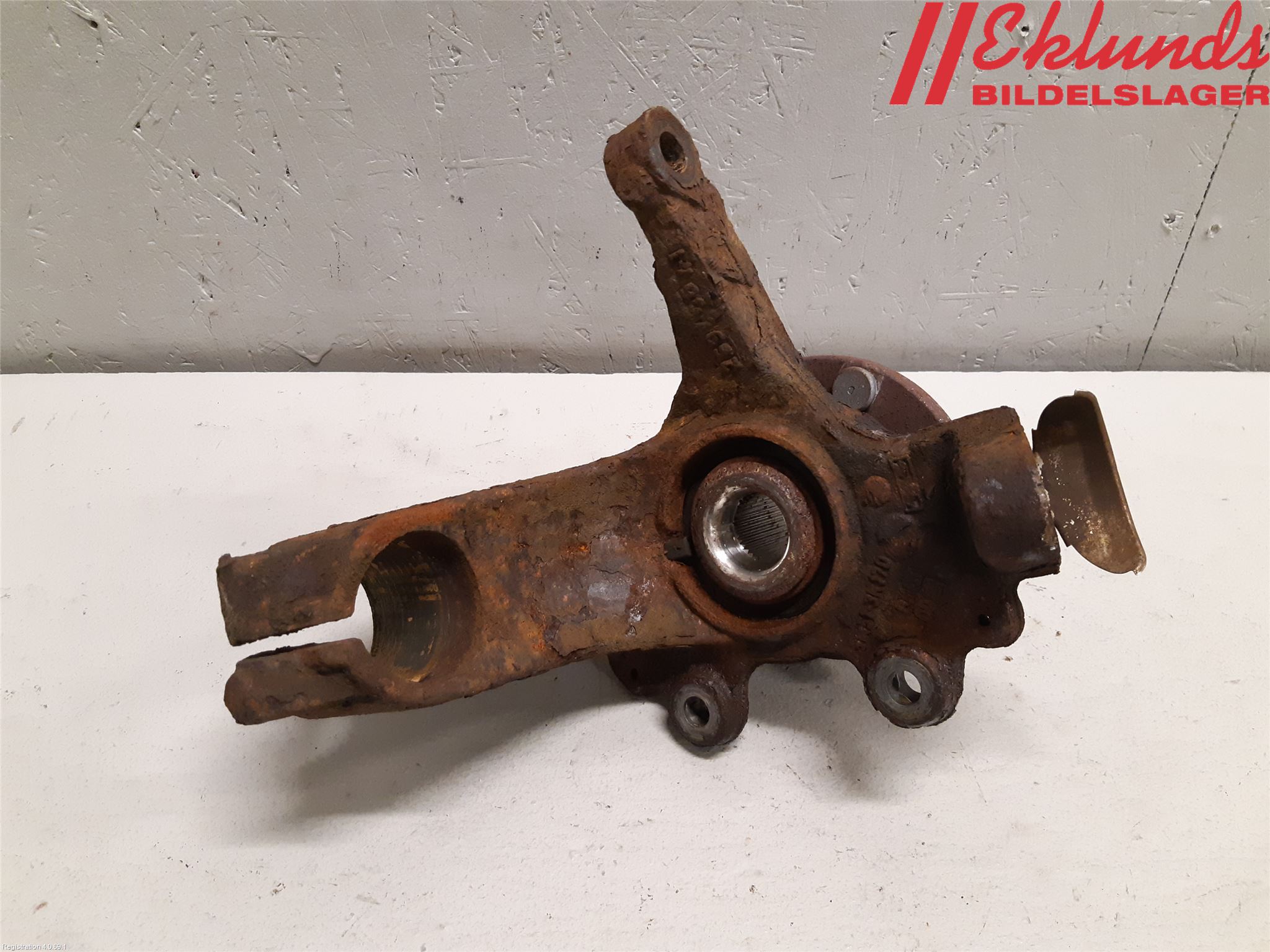 Ford FOCUS     04-07 Styrspindel Lagerhus Hö